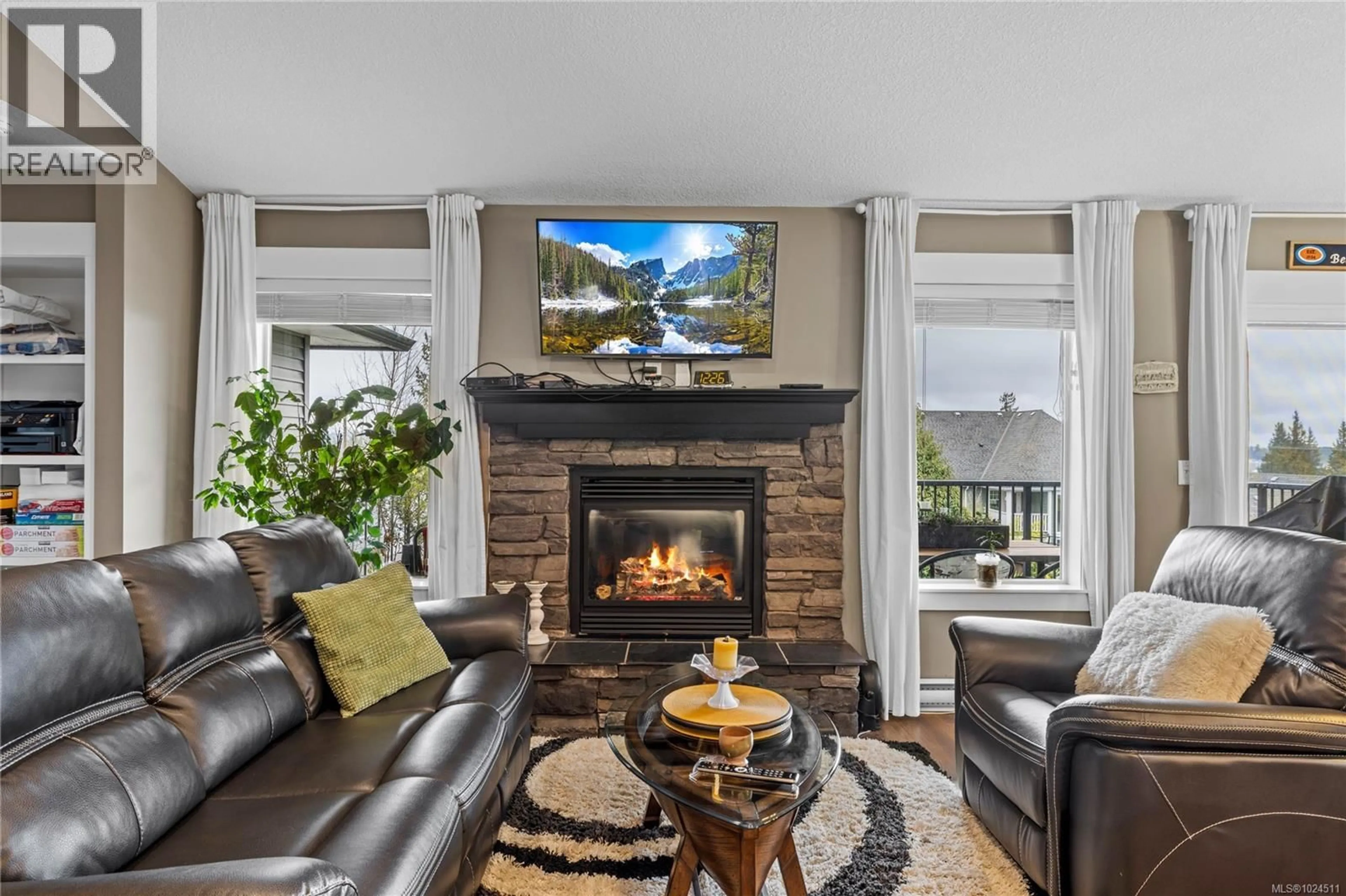 Living room with furniture, unknown for 2314 ROCKWOOD PLACE, Nanaimo British Columbia V9R7B3