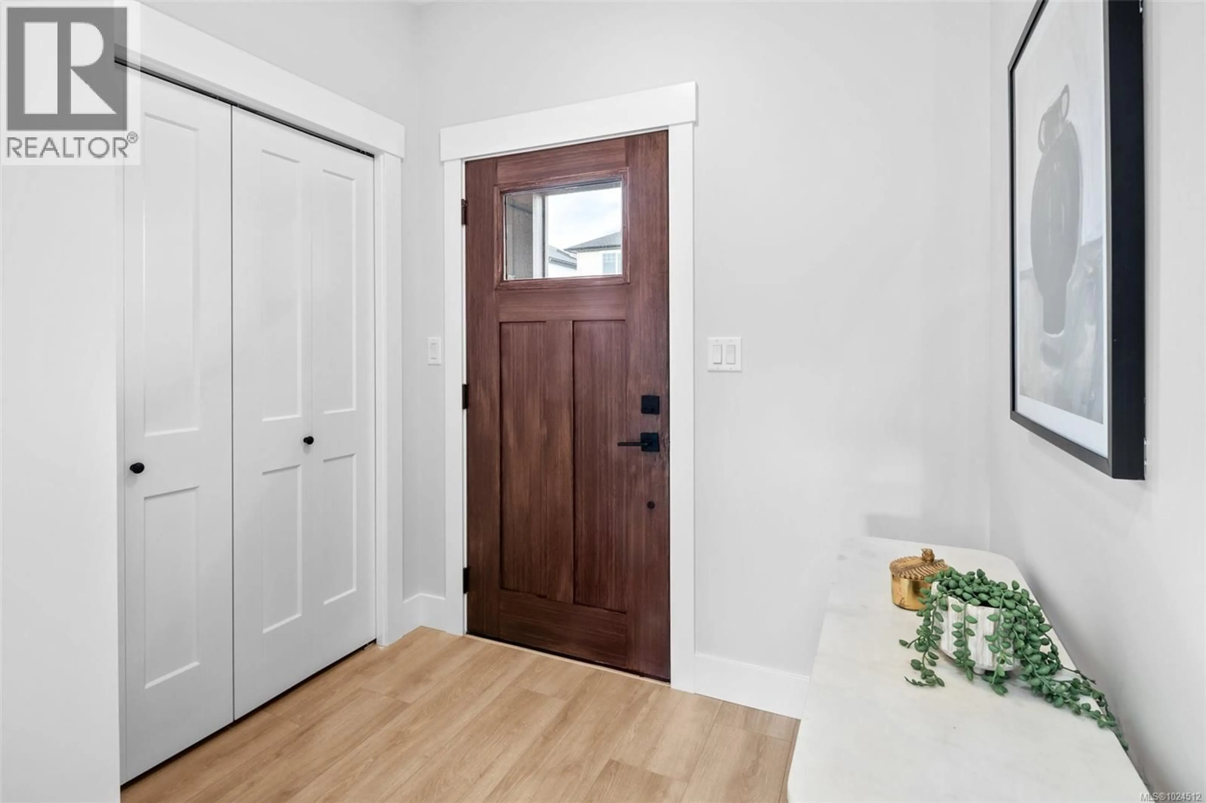 Indoor entryway for 2271 EVELYN LANE, Sooke British Columbia V9Z0W3