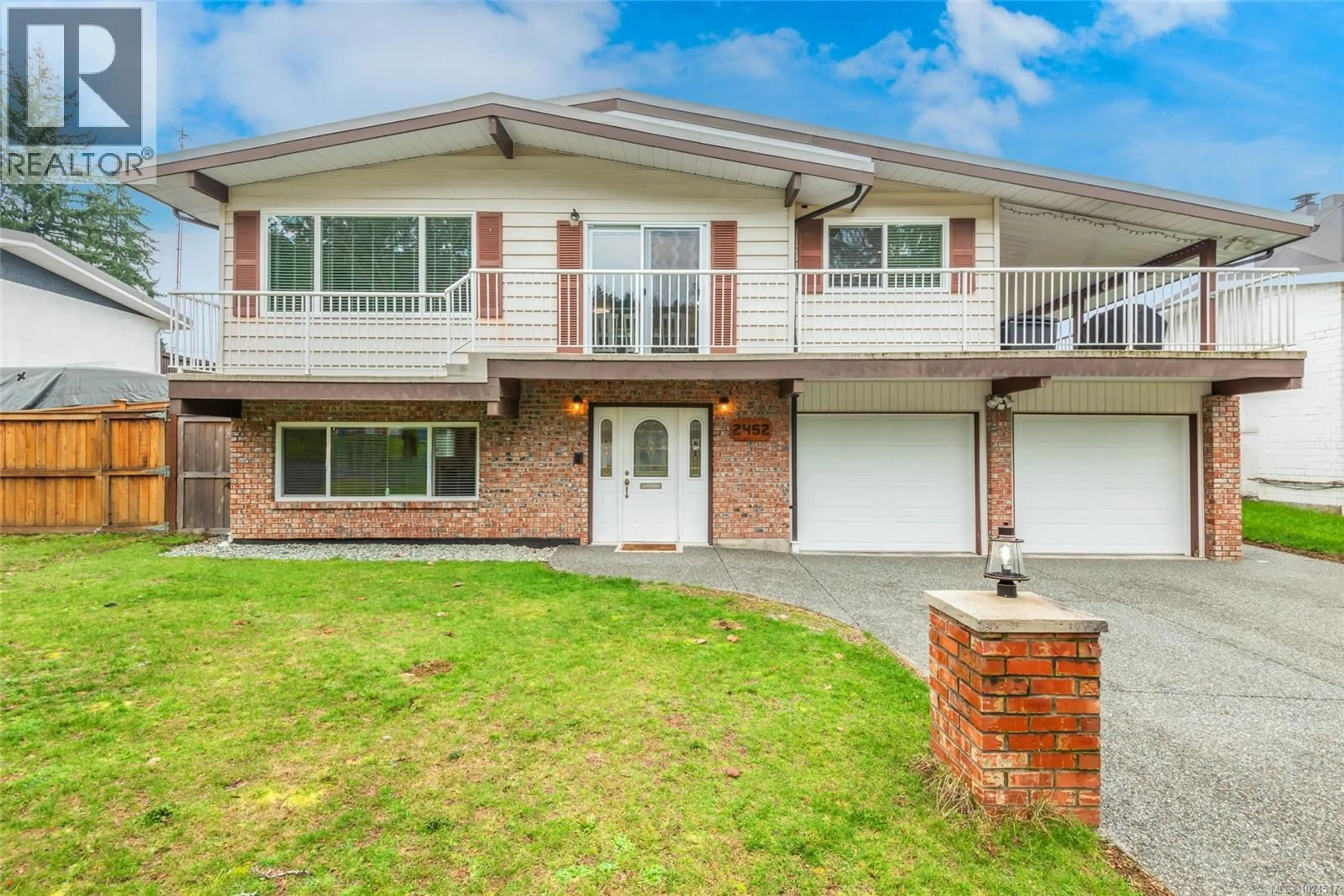 Home with vinyl exterior material, street for 2452 15TH AVENUE, Port Alberni British Columbia V9Y2Z7