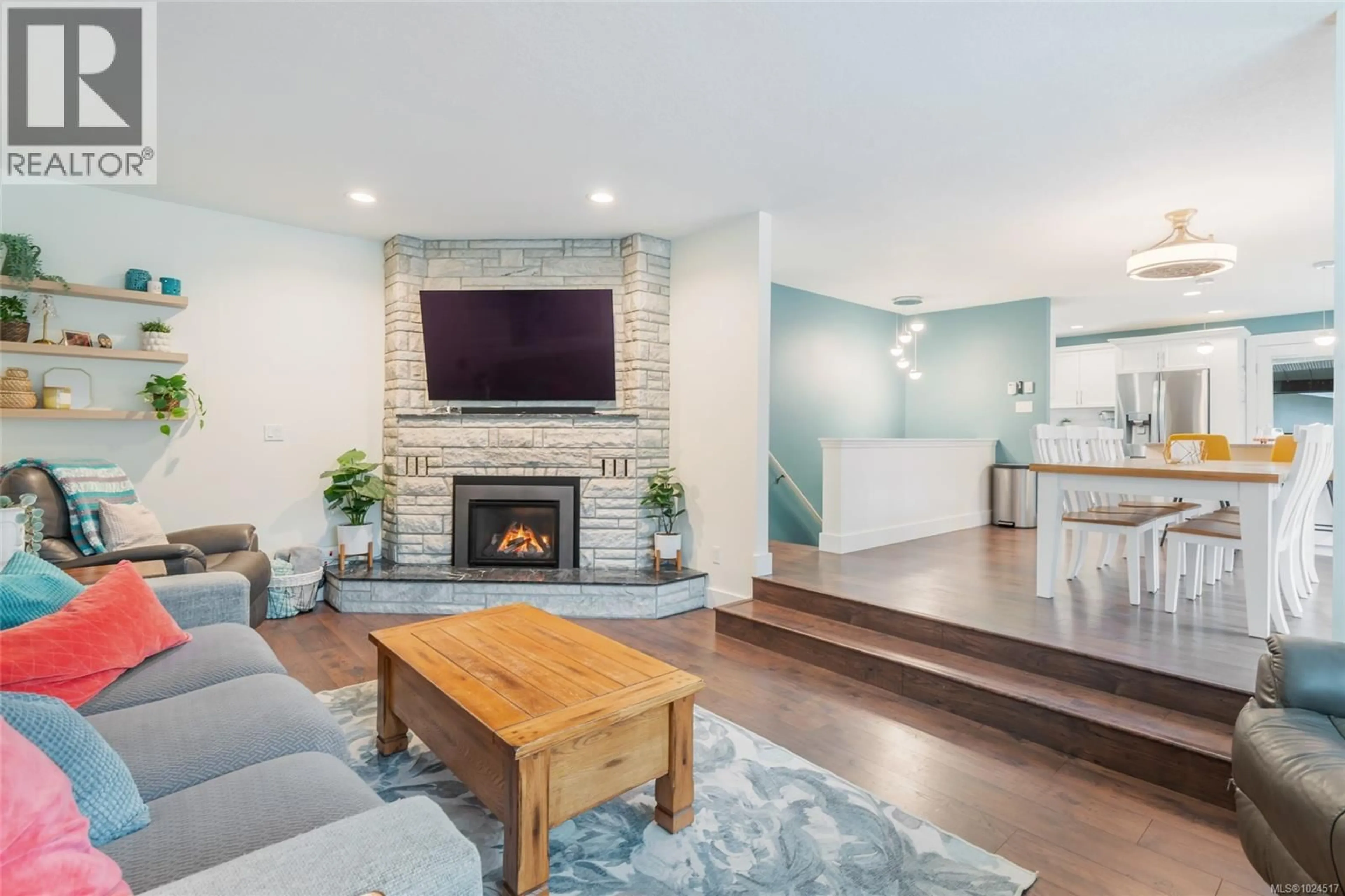 Living room with furniture, unknown for 2452 15TH AVENUE, Port Alberni British Columbia V9Y2Z7