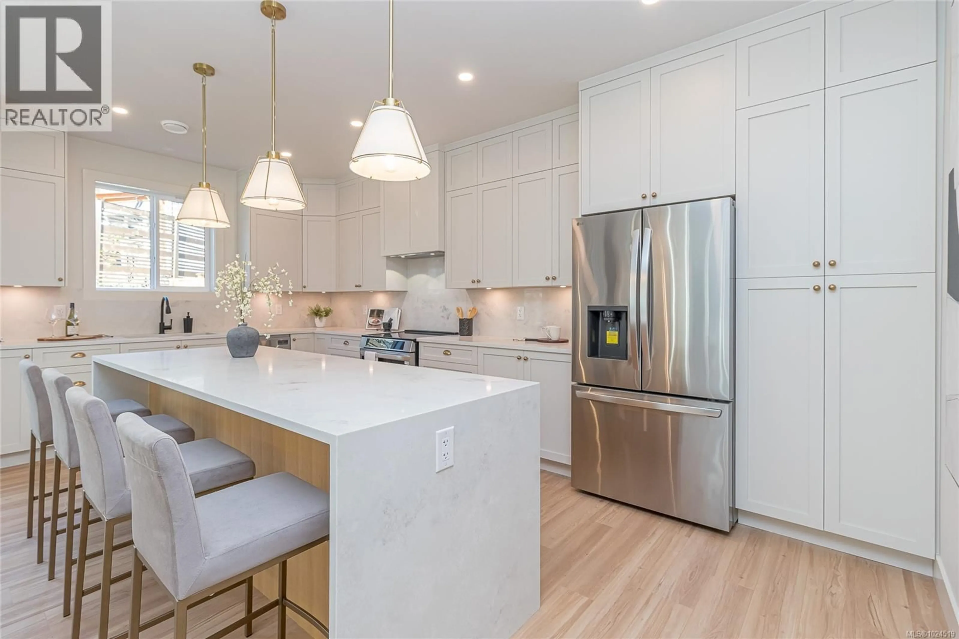 Open concept kitchen, unknown for 658 WISTERIA RIDGE, Langford British Columbia V9B3N4