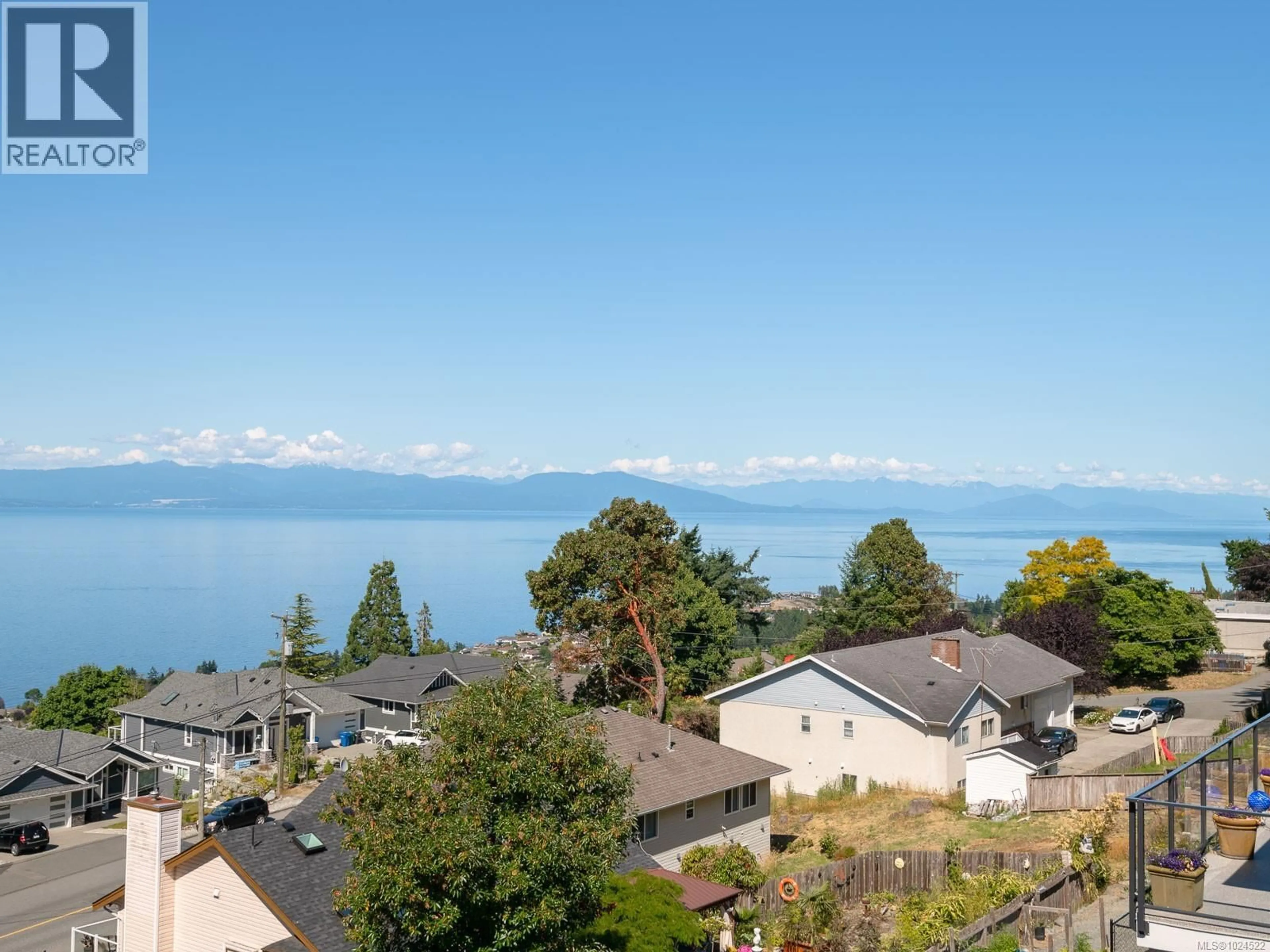 A pic from outside/outdoor area/front of a property/back of a property/a pic from drone, water/lake/river/ocean view for 120 HAWK POINT ROAD, Nanaimo British Columbia V9T5W2