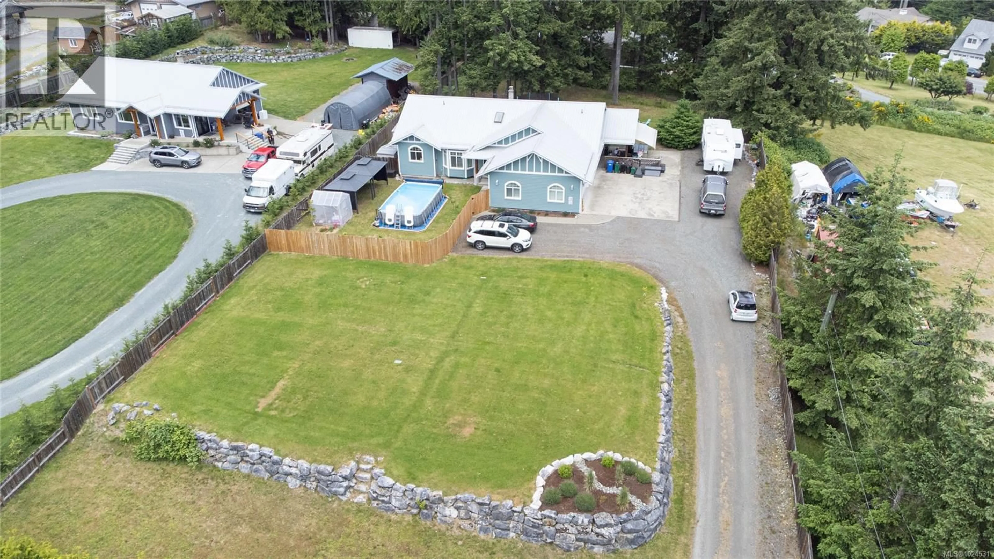 A pic from outside/outdoor area/front of a property/back of a property/a pic from drone, unknown for 1185 HUTCHINSON ROAD, Cobble Hill British Columbia V8H0H5
