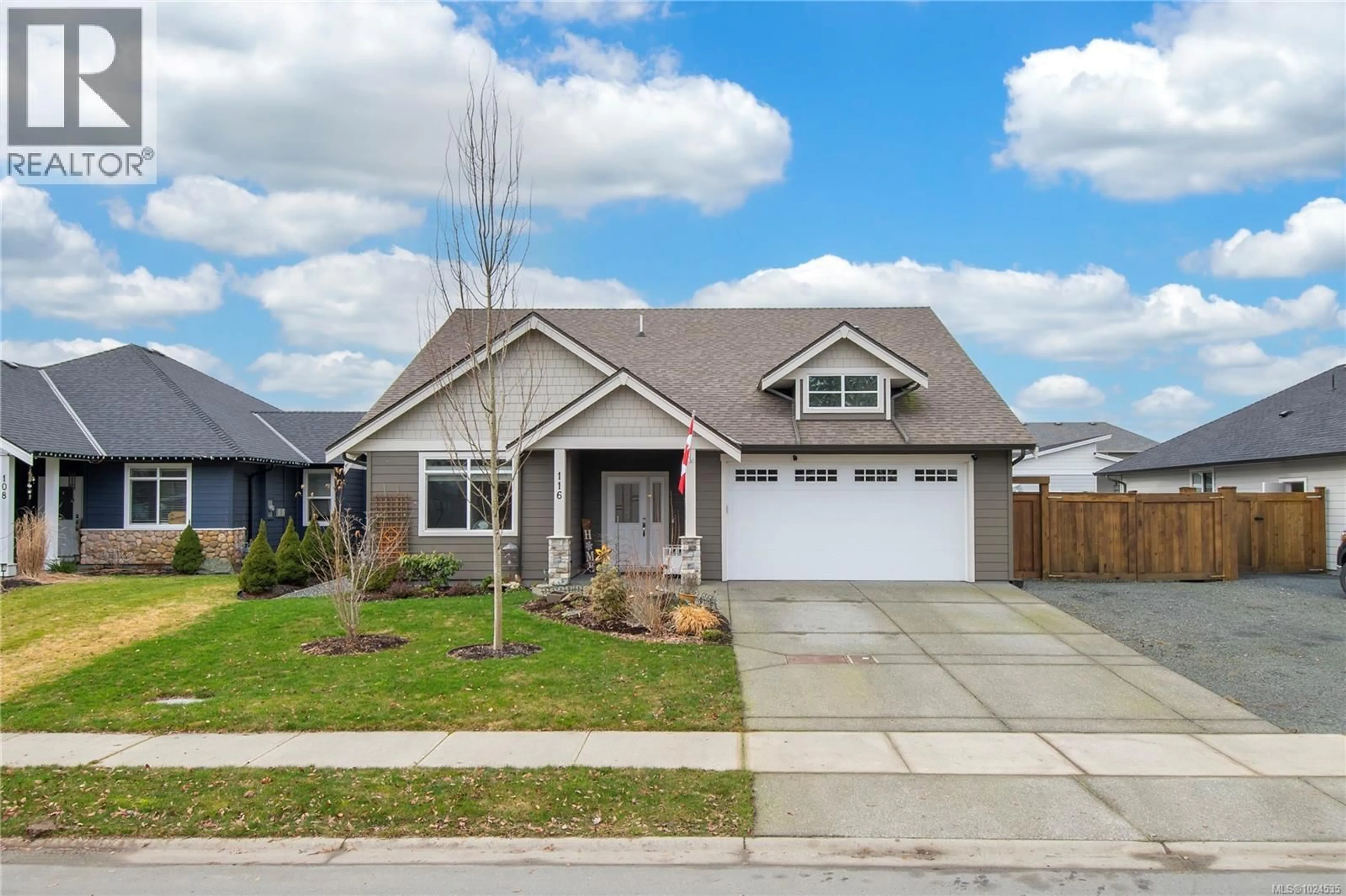 Home with vinyl exterior material, street for 116 WALWORTH ROAD, Campbell River British Columbia V9W0C8