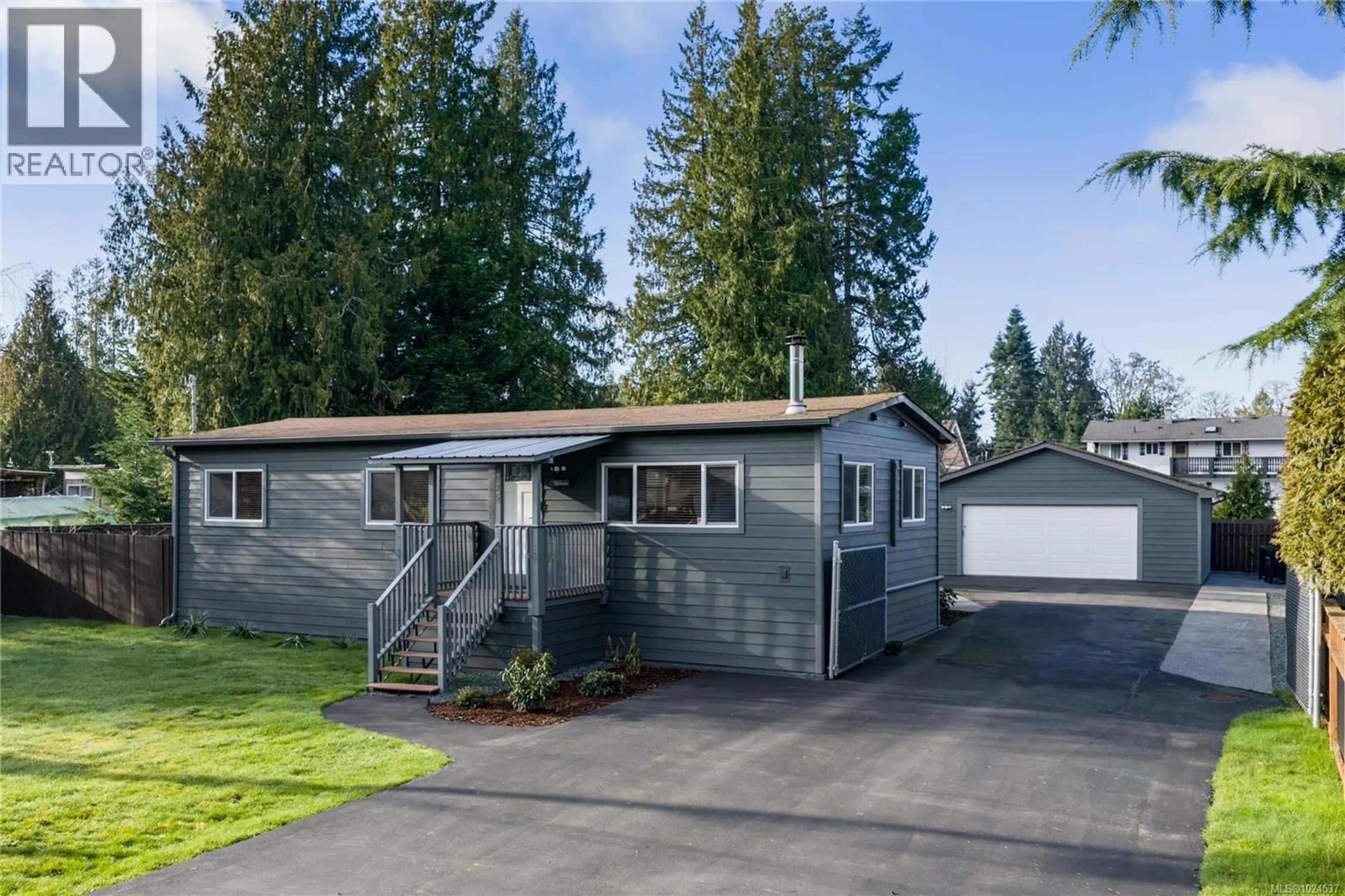 Home with vinyl exterior material, street for 775 BARCLAY CRESCENT SOUTH, French Creek British Columbia V9P1Z3