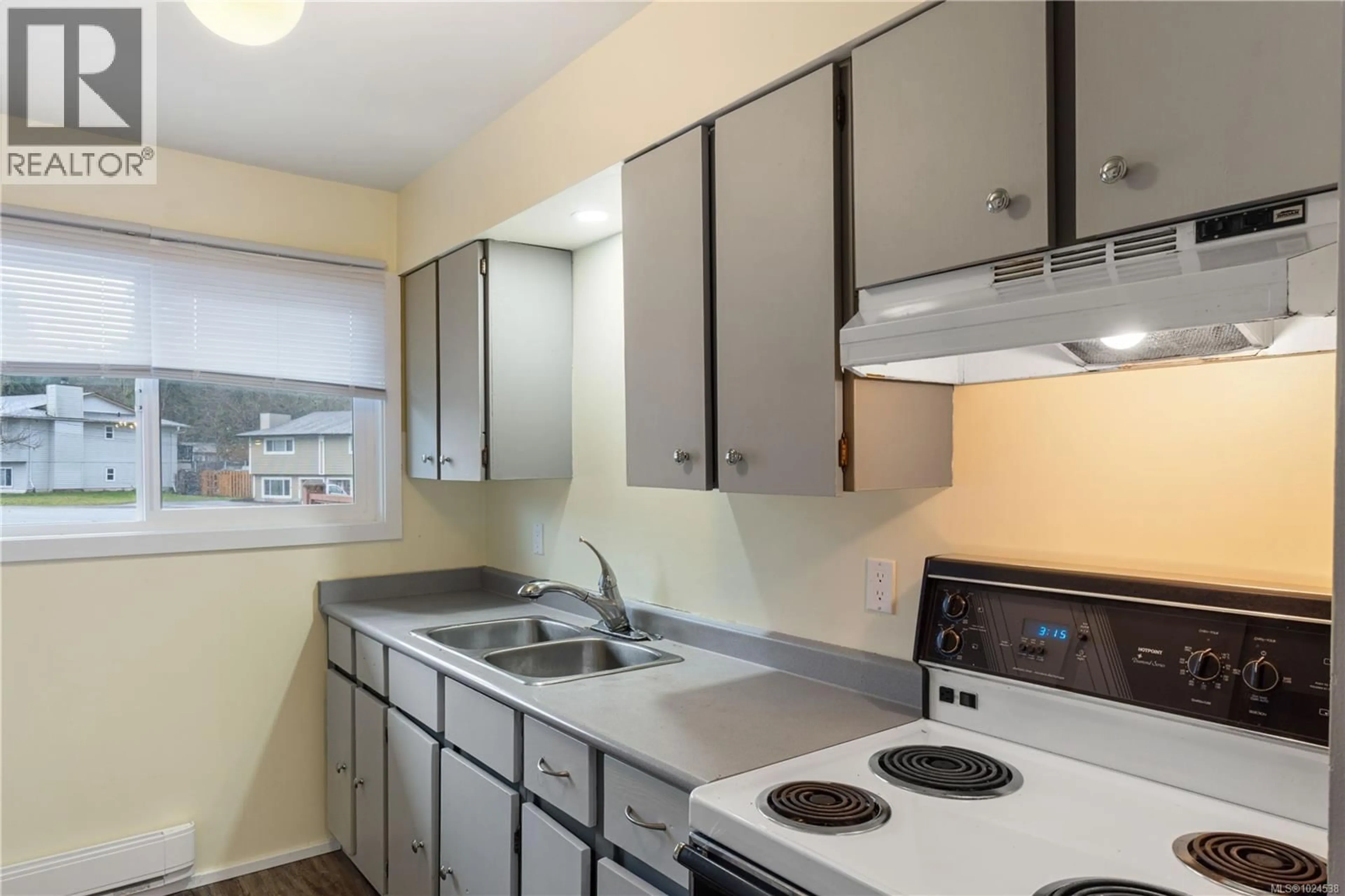 Standard kitchen, unknown for 6 - 1195 STUART PLACE, Ladysmith British Columbia V9G1P4