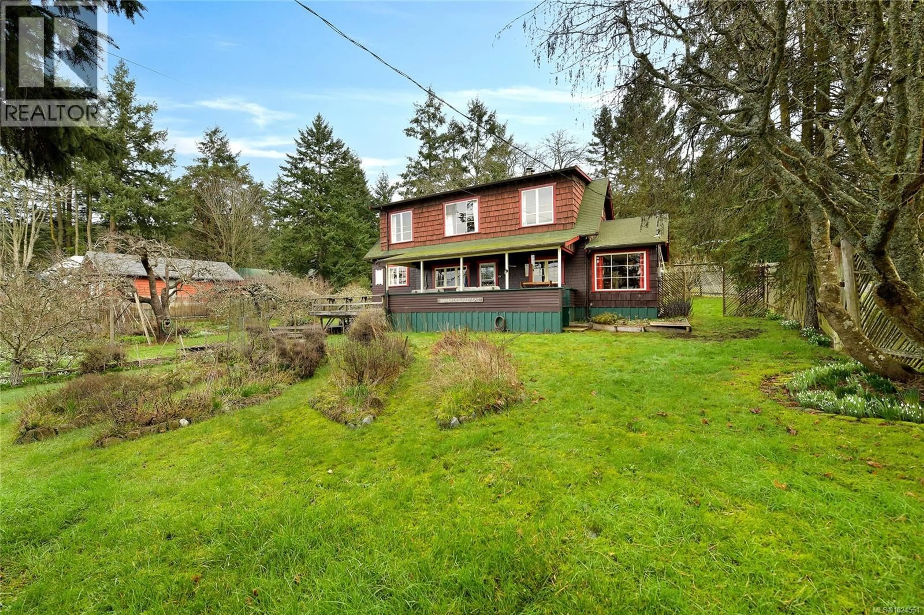 A pic from outside/outdoor area/front of a property/back of a property/a pic from drone, water/lake/river/ocean view for 417 SUNSET PLACE, Mayne Island British Columbia V0N2J2