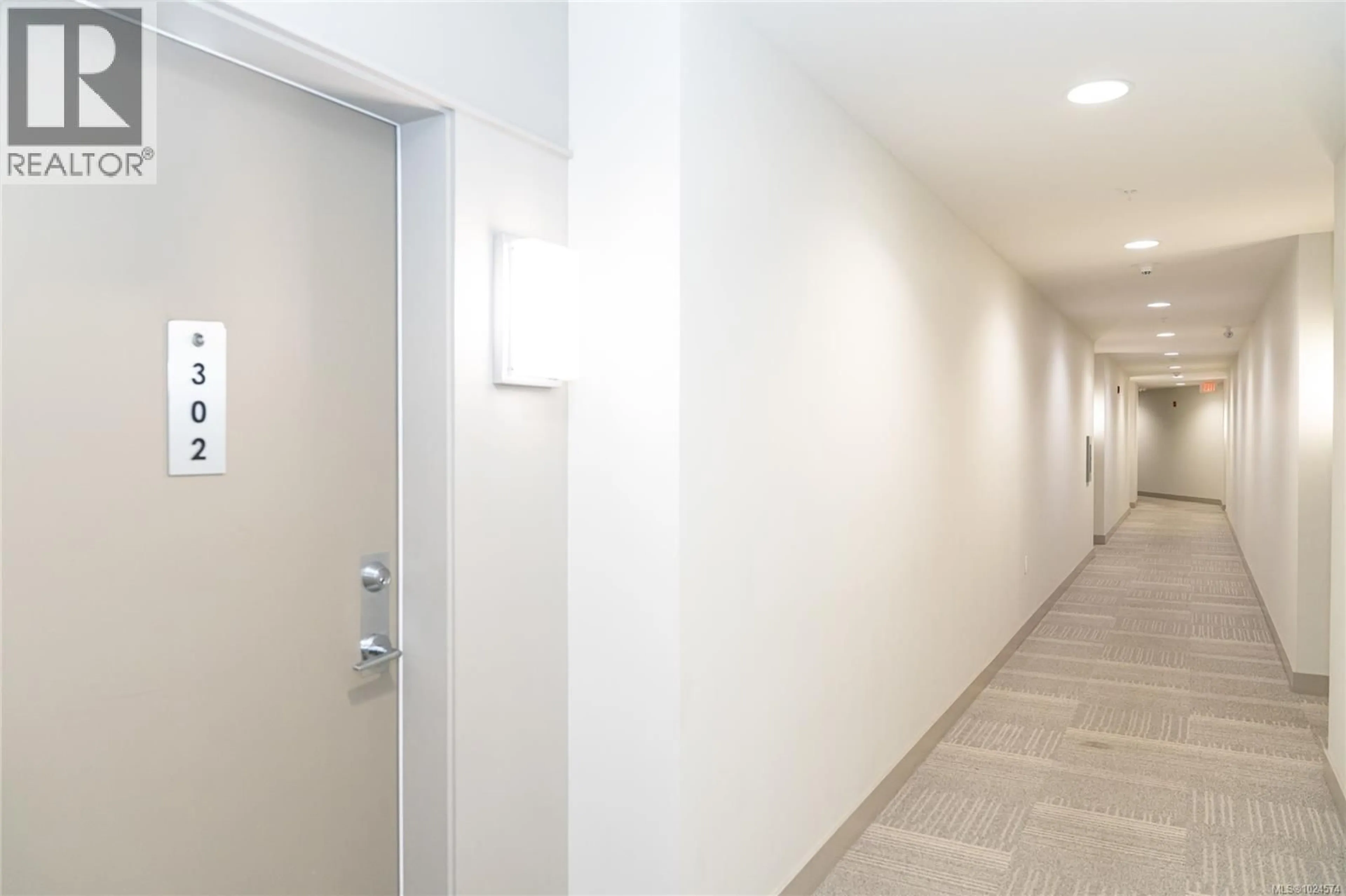 Unknown for 302 - 3912 CAREY ROAD, Saanich British Columbia V8Z4E2