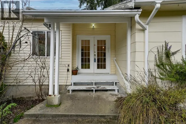 2035 HERD ROAD, Duncan 3