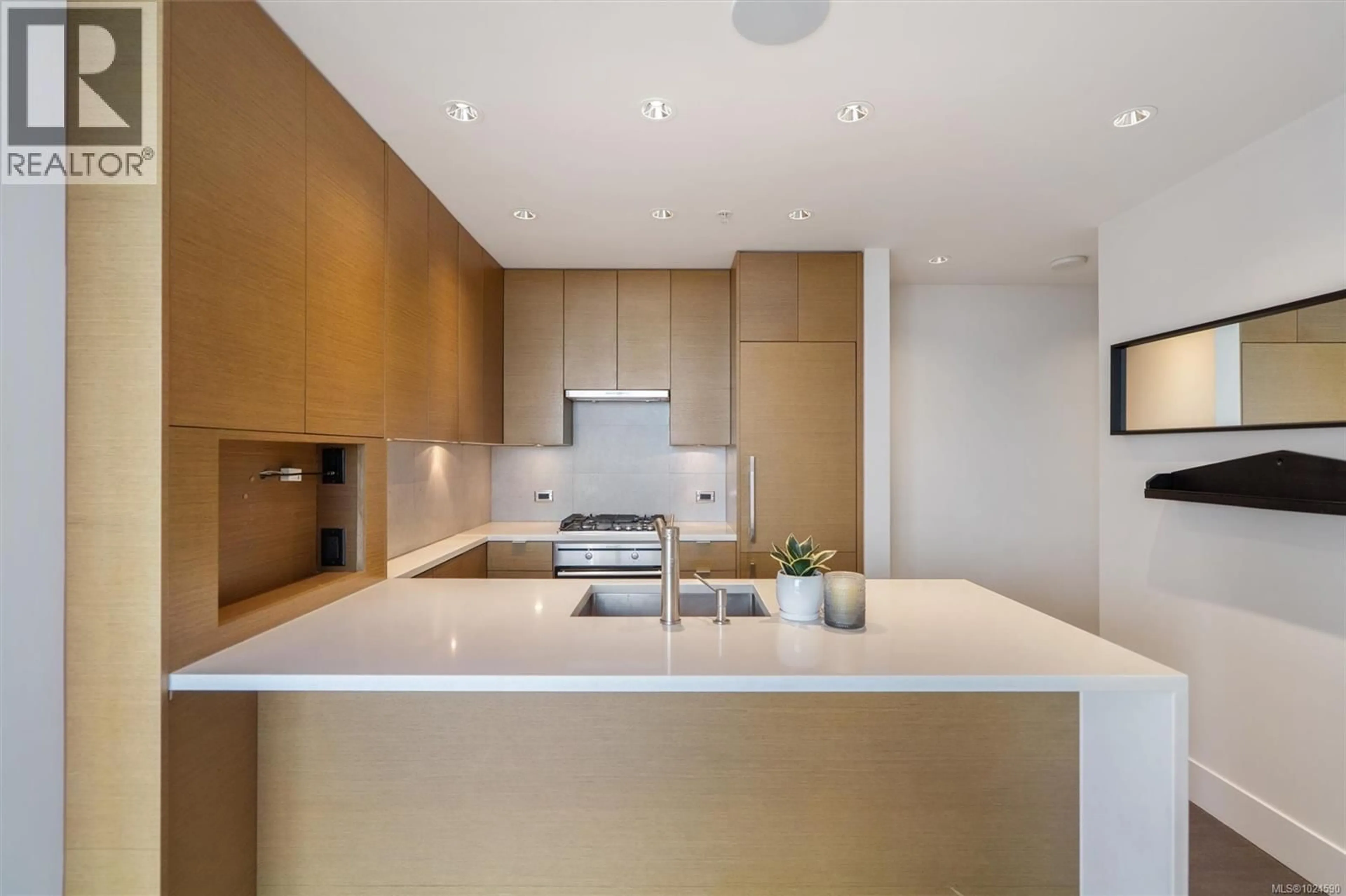 Contemporary kitchen, unknown for 809 - 83 SAGHALIE ROAD, Victoria British Columbia V9A0E7