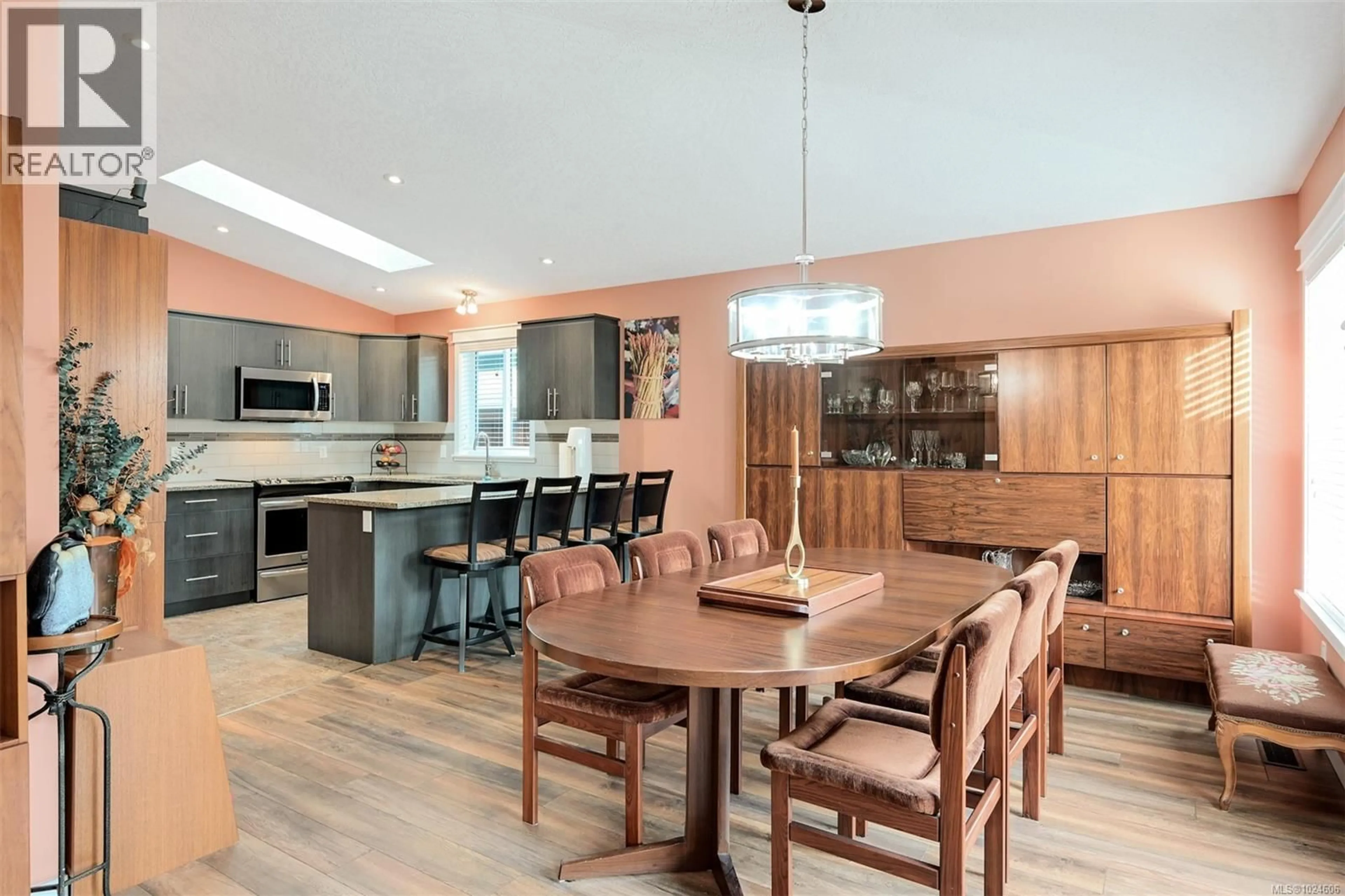 Open concept kitchen, unknown for 52 - 7586 TETAYUT ROAD, Central Saanich British Columbia V8M0B4