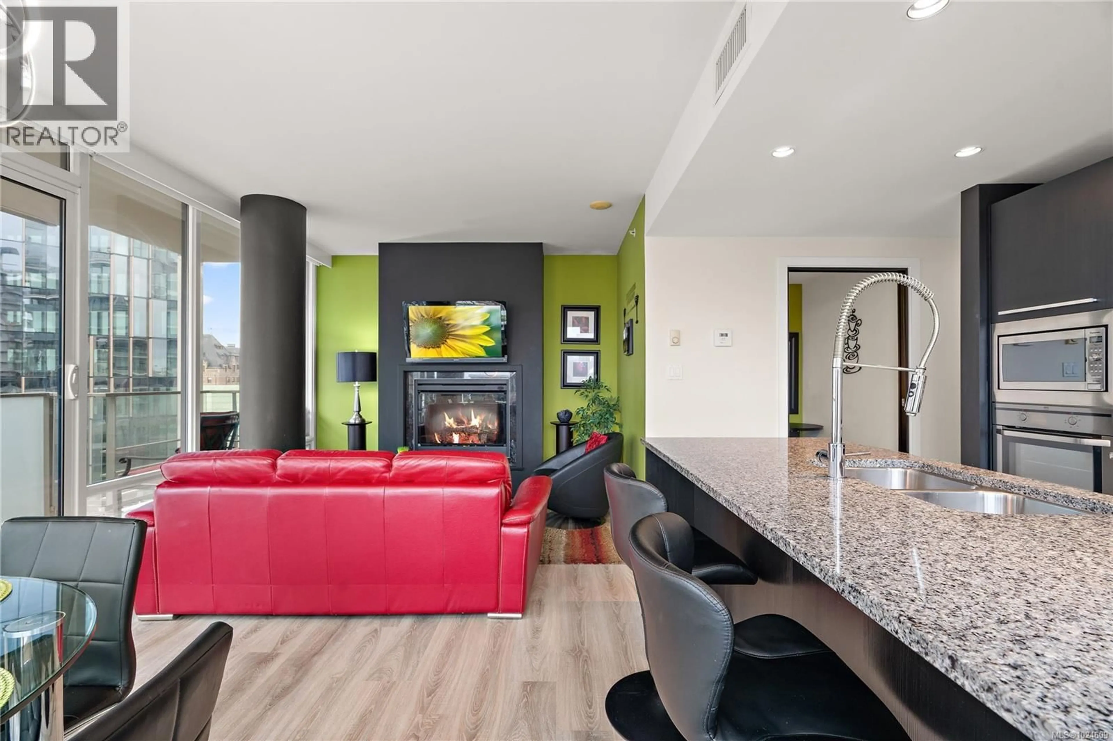 Unknown for 602 - 708 BURDETT AVENUE, Victoria British Columbia V8W0A8