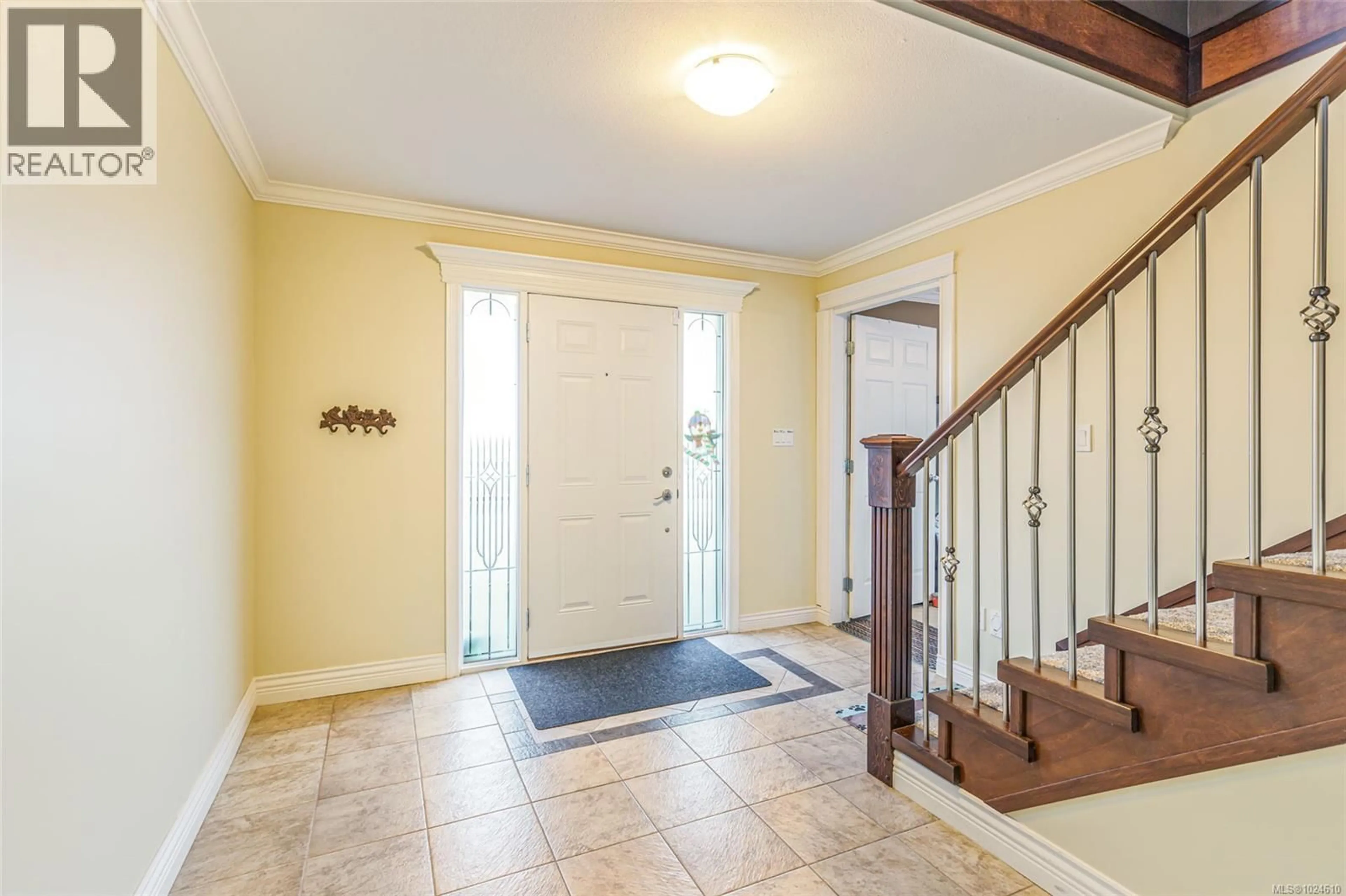 Indoor entryway for 4299 GULFVIEW DRIVE, Nanaimo British Columbia V9T6K4