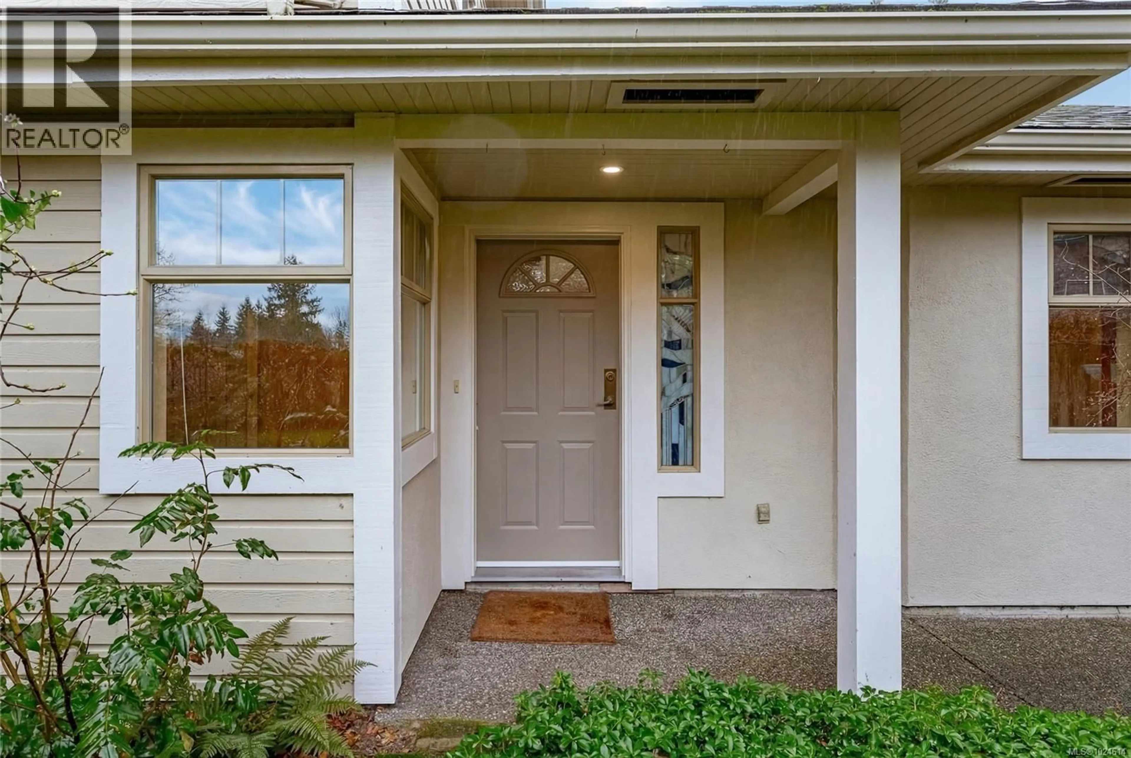 Indoor entryway for 53 - 850 PARKLANDS DRIVE, Esquimalt British Columbia V9A7L9
