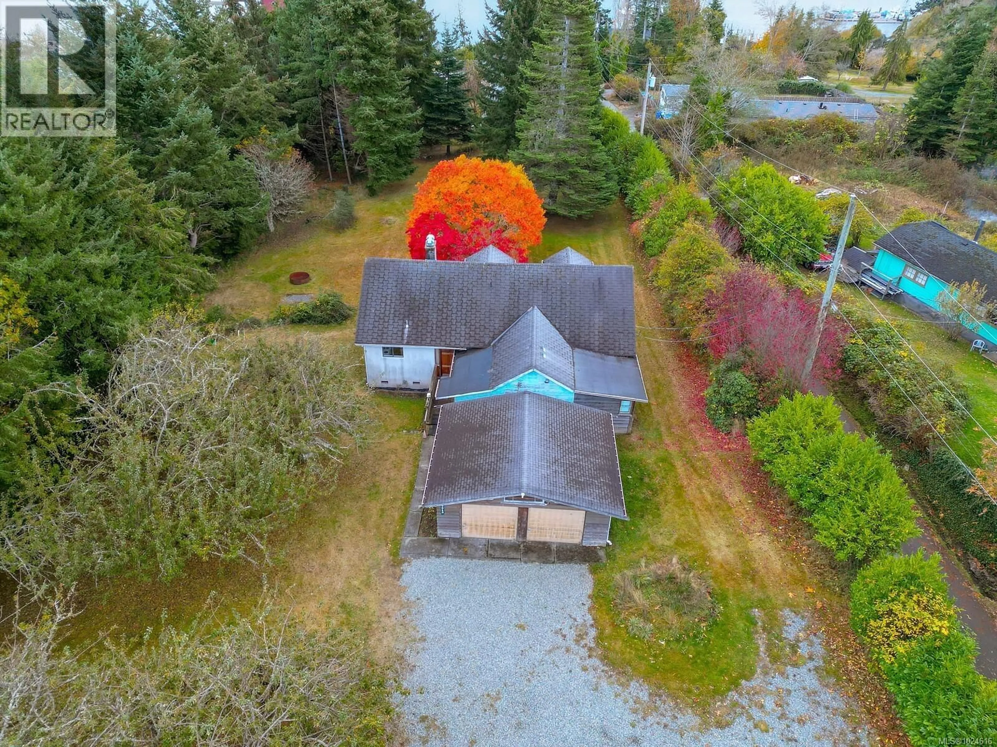 A pic from outside/outdoor area/front of a property/back of a property/a pic from drone, unknown for 6613 SOOKE ROAD, Sooke British Columbia V9Z0A7