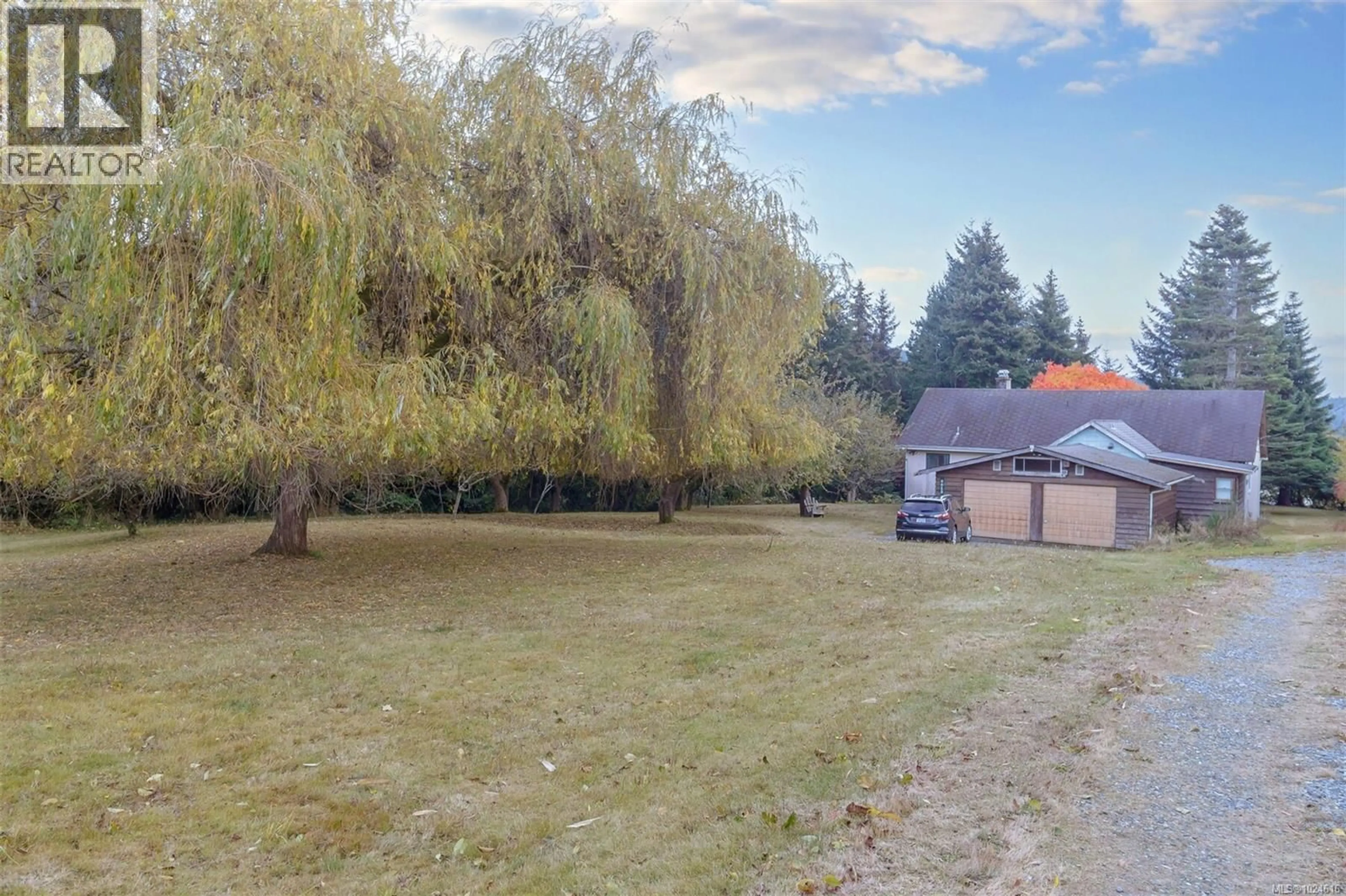 A pic from outside/outdoor area/front of a property/back of a property/a pic from drone, unknown for 6613 SOOKE ROAD, Sooke British Columbia V9Z0A7