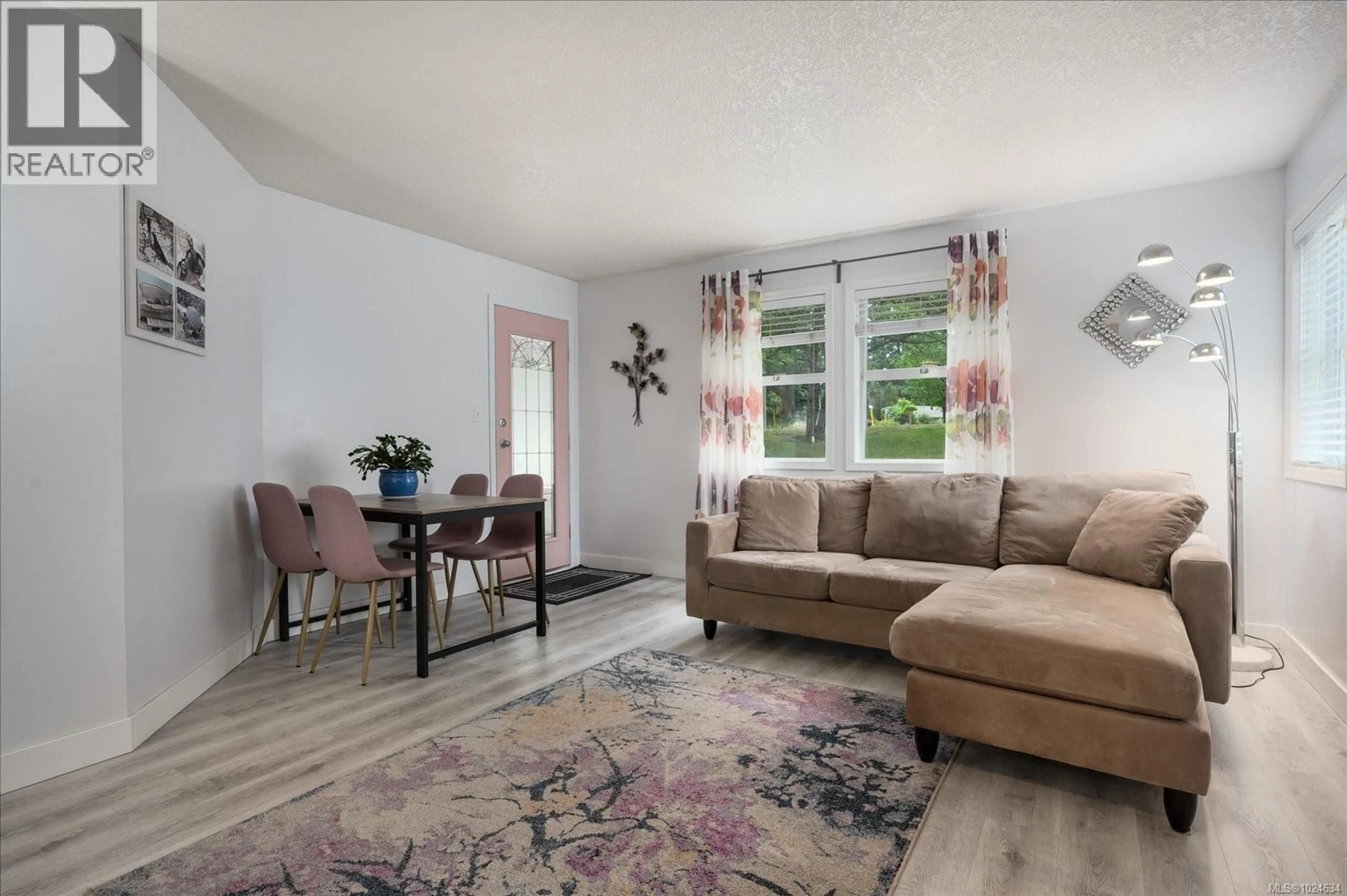 Living room with furniture, unknown for 6 - 2993 104TH STREET, Nanaimo British Columbia V9T2E6