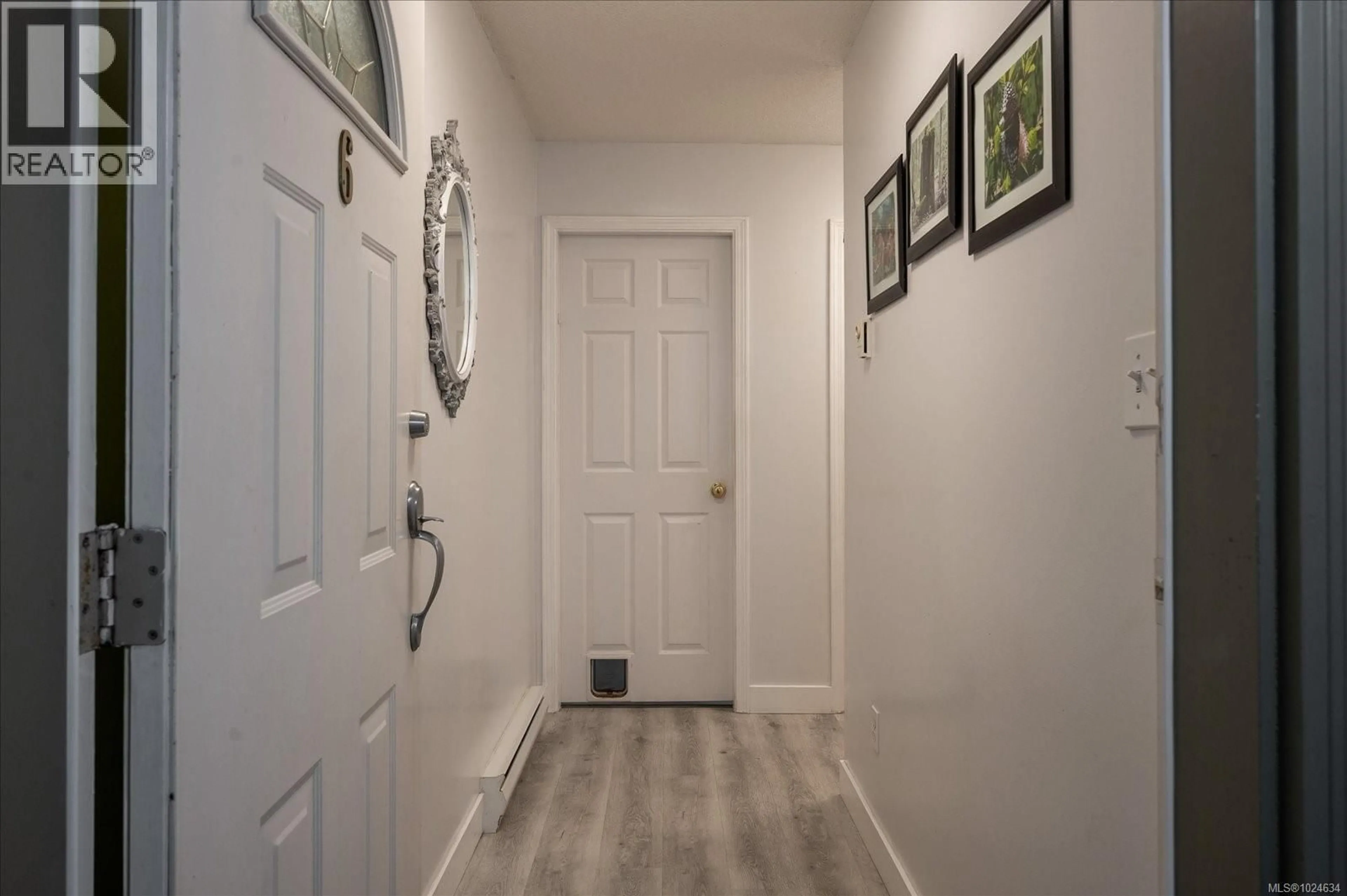 Indoor entryway for 6 - 2993 104TH STREET, Nanaimo British Columbia V9T2E6