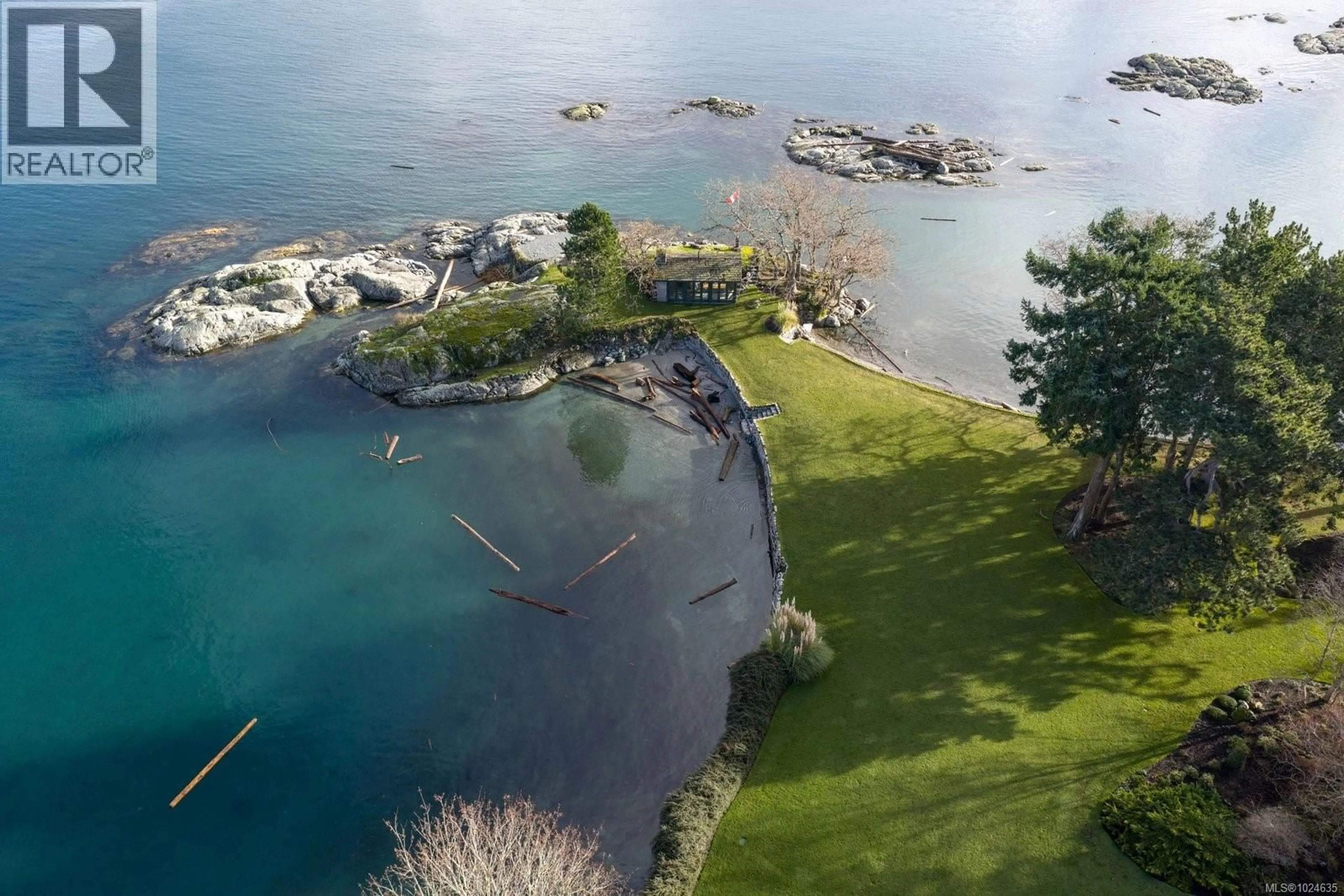 A pic from outside/outdoor area/front of a property/back of a property/a pic from drone, water/lake/river/ocean view for 3175 BEACH DRIVE, Oak Bay British Columbia V8R6L7