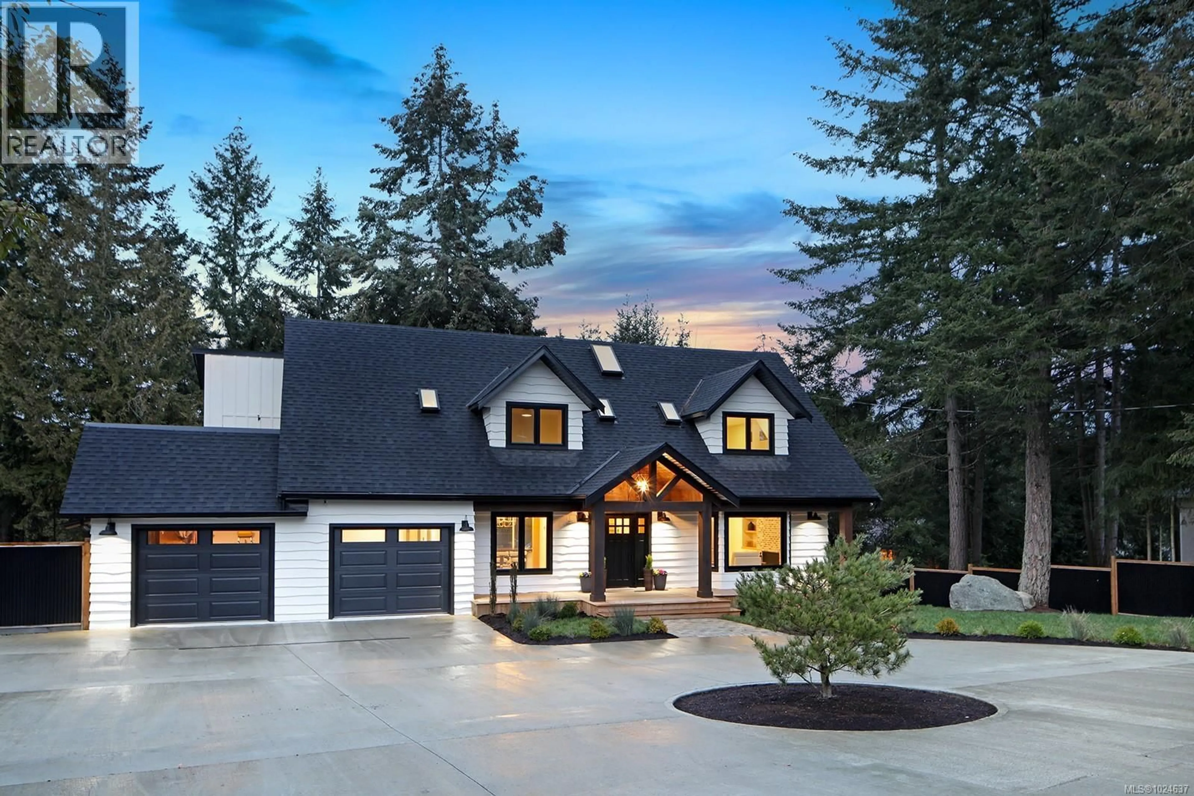 Home with vinyl exterior material, unknown for 177 SUNNINGDALE ROAD EAST, Qualicum Beach British Columbia V9K1L1