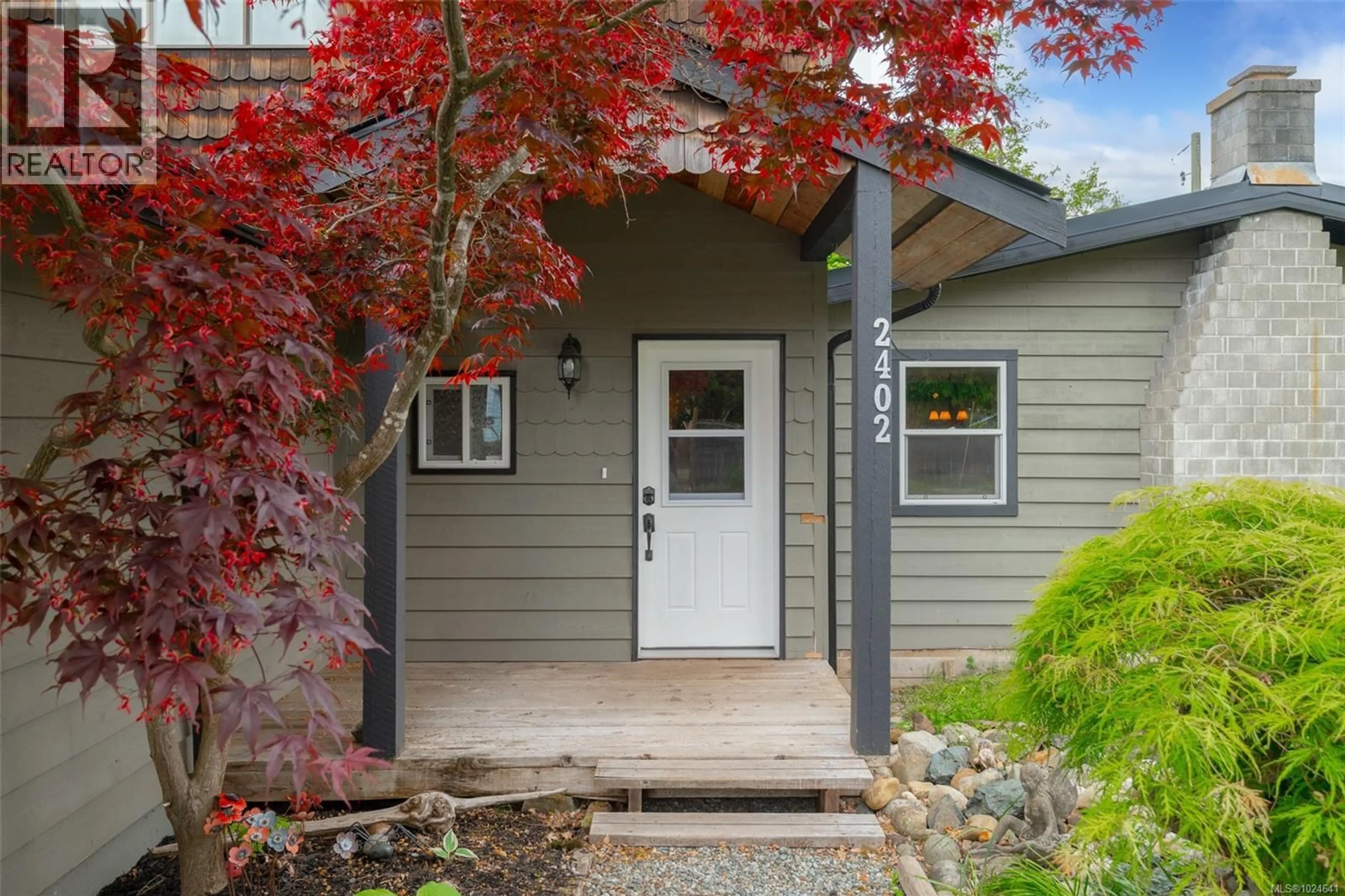 Home with vinyl exterior material, street for 2402 OLD NANAIMO HIGHWAY, Port Alberni British Columbia V9Y8P6