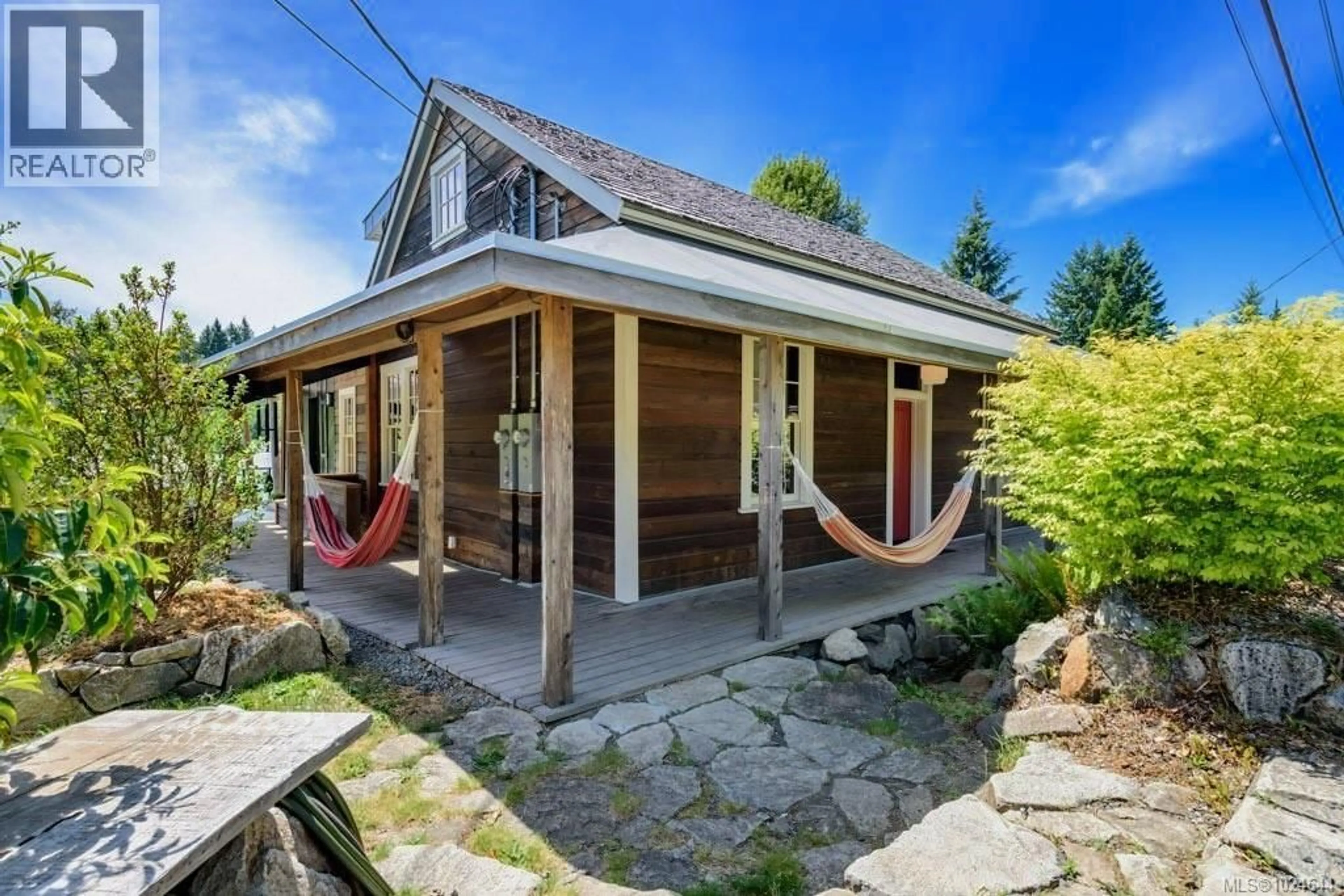 Patio, street for 2613 DUNSMUIR AVENUE, Cumberland British Columbia V0R1S0