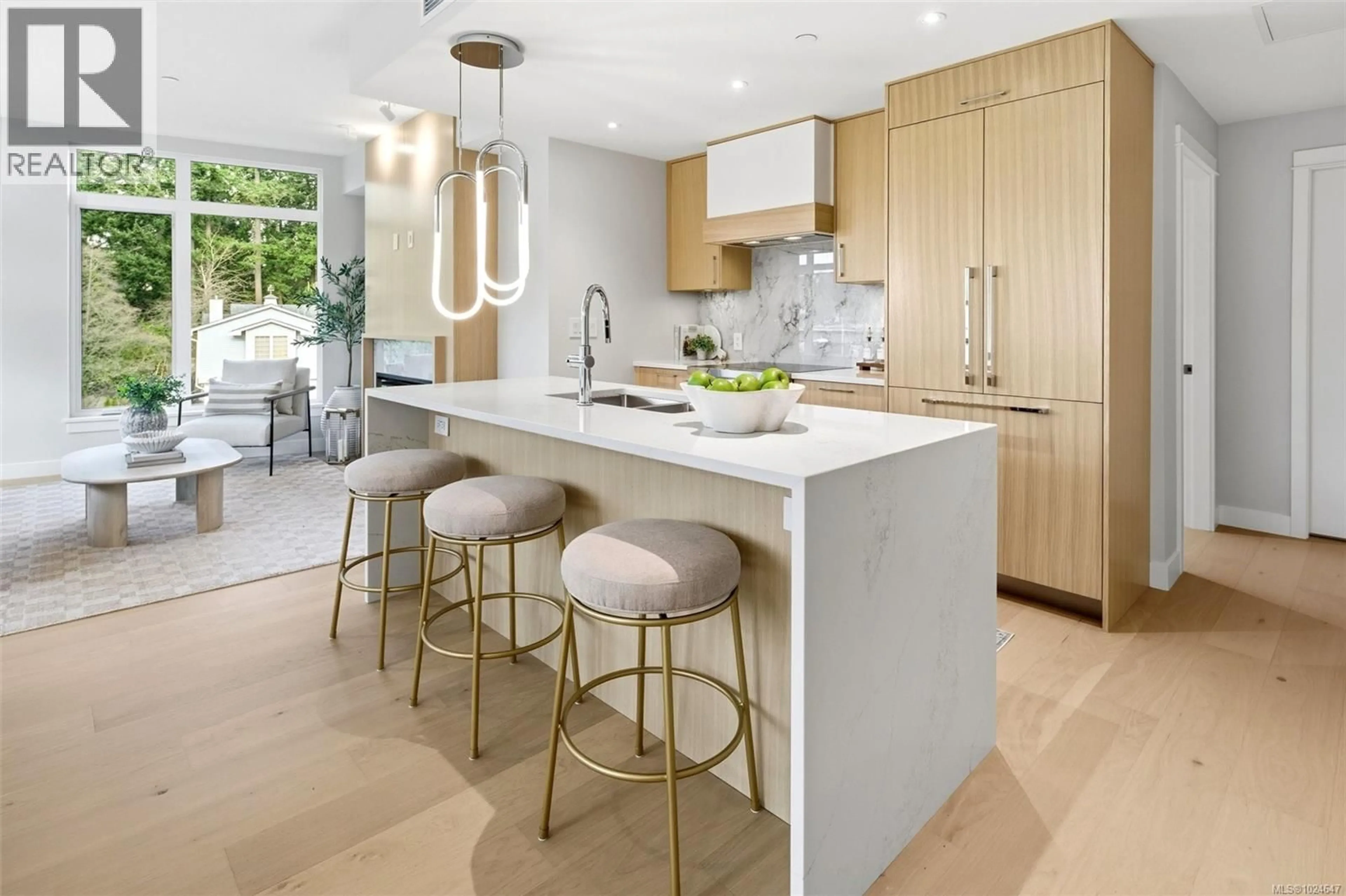 Contemporary kitchen, unknown for 306 - 5229 CORDOVA BAY ROAD, Saanich British Columbia V8Y2L1