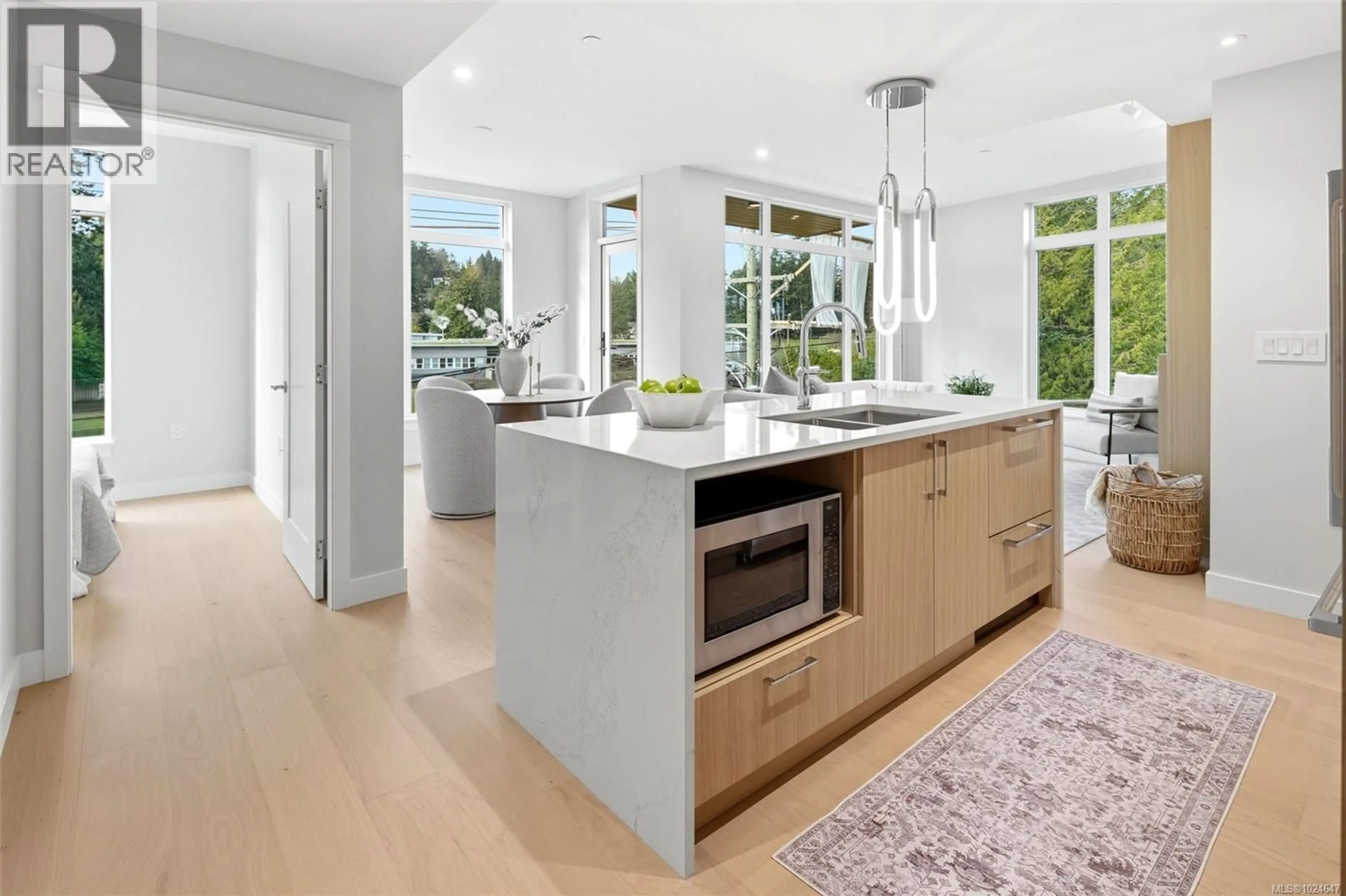 Contemporary kitchen, unknown for 306 - 5229 CORDOVA BAY ROAD, Saanich British Columbia V8Y2L1