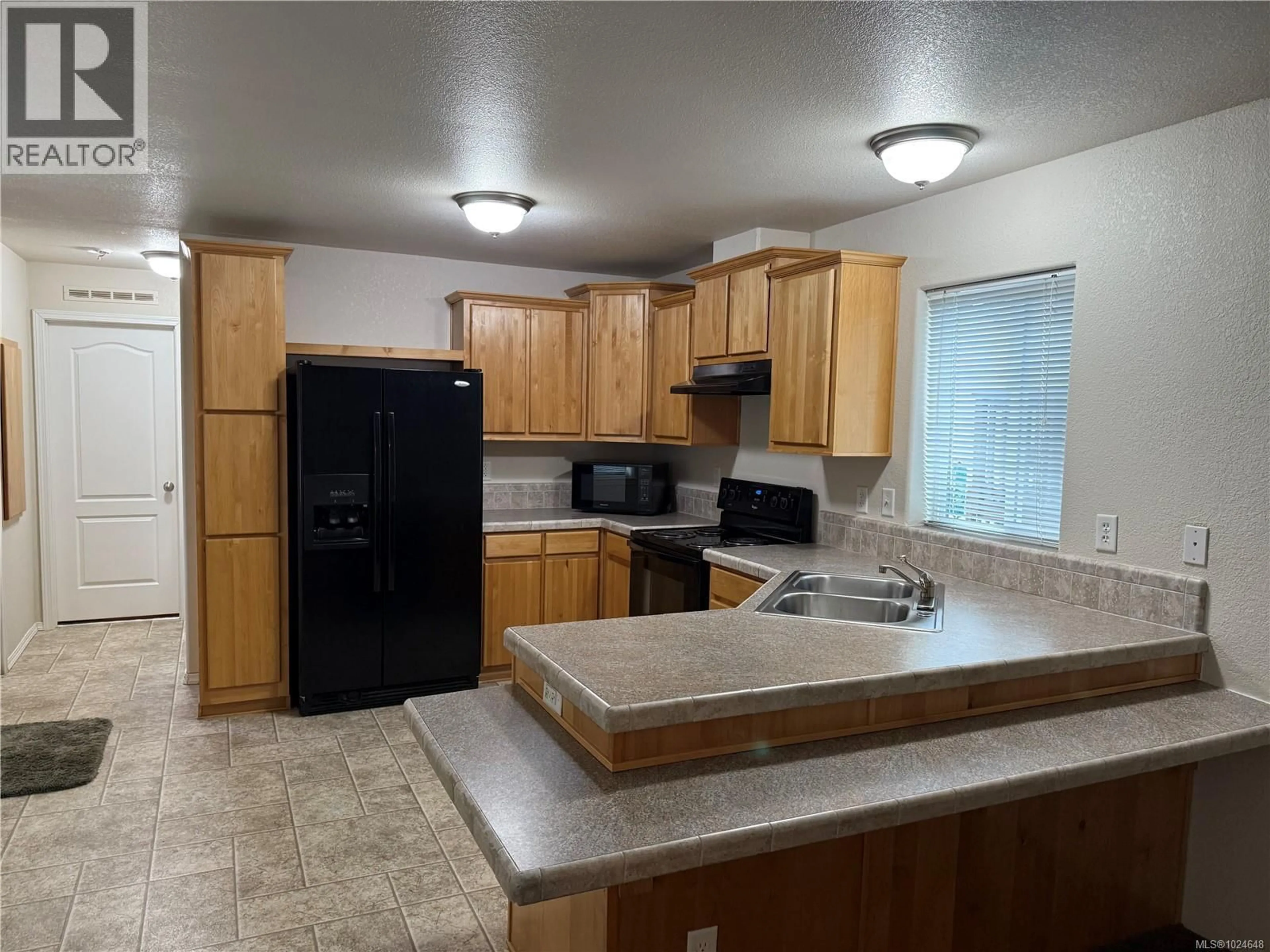 Standard kitchen, unknown for 18 - 525 JIM CRAM DRIVE, Ladysmith British Columbia V9G0A5