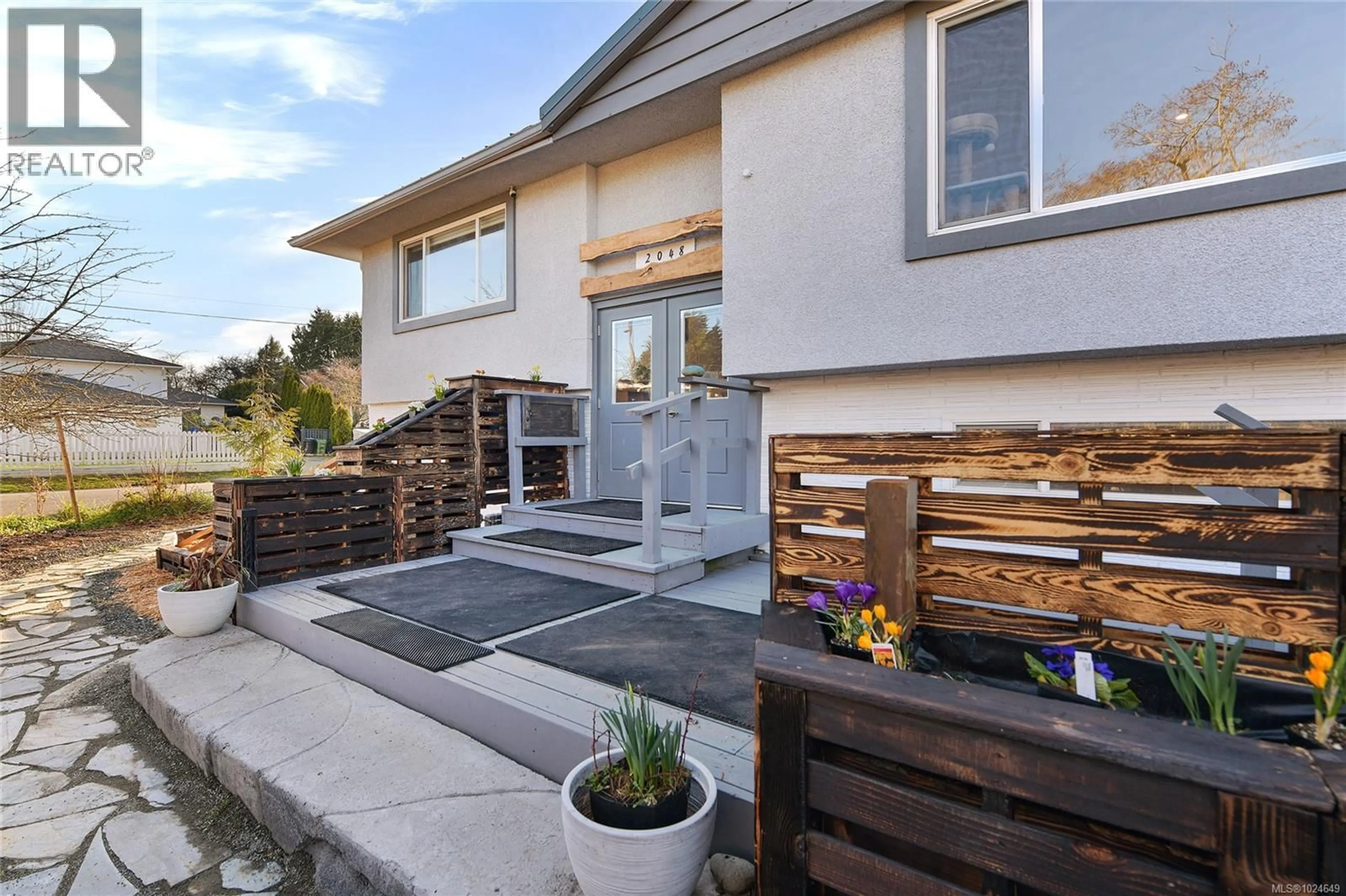 Unknown for 2048 COURSER DRIVE, Sidney British Columbia V8L2N6