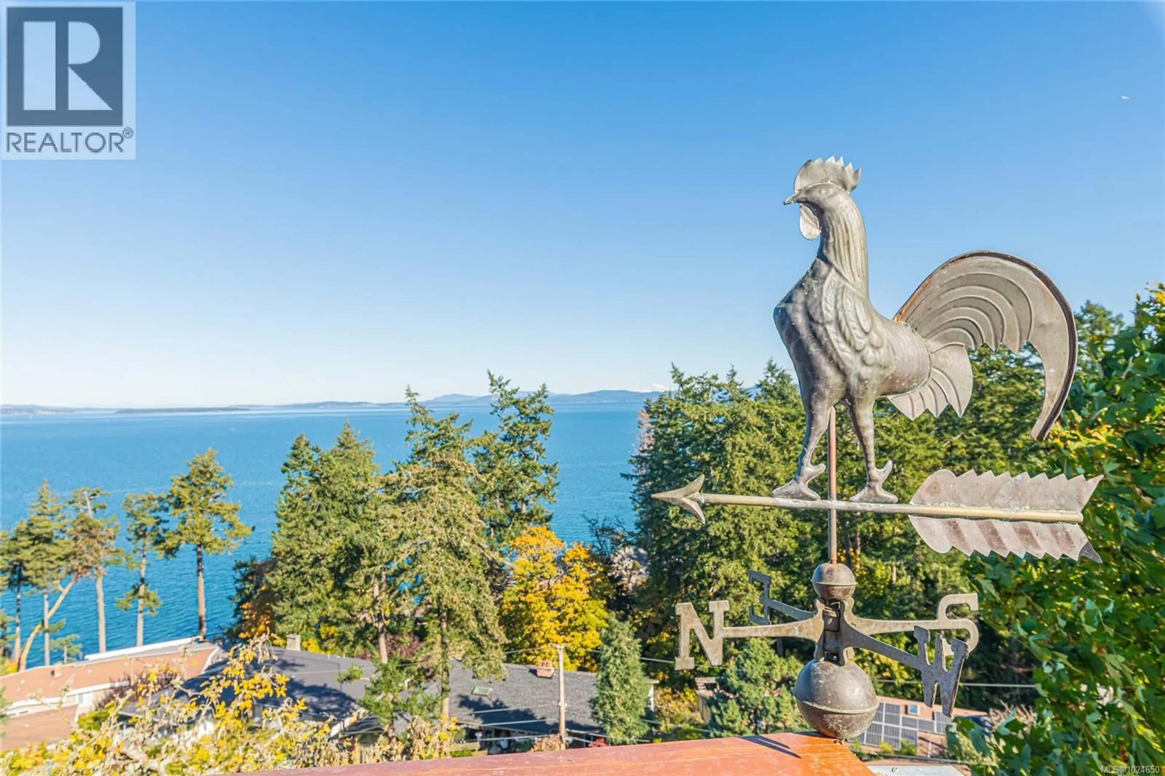Patio, water/lake/river/ocean view for 4727 TREETOP HEIGHTS, Saanich British Columbia V8Y1E3