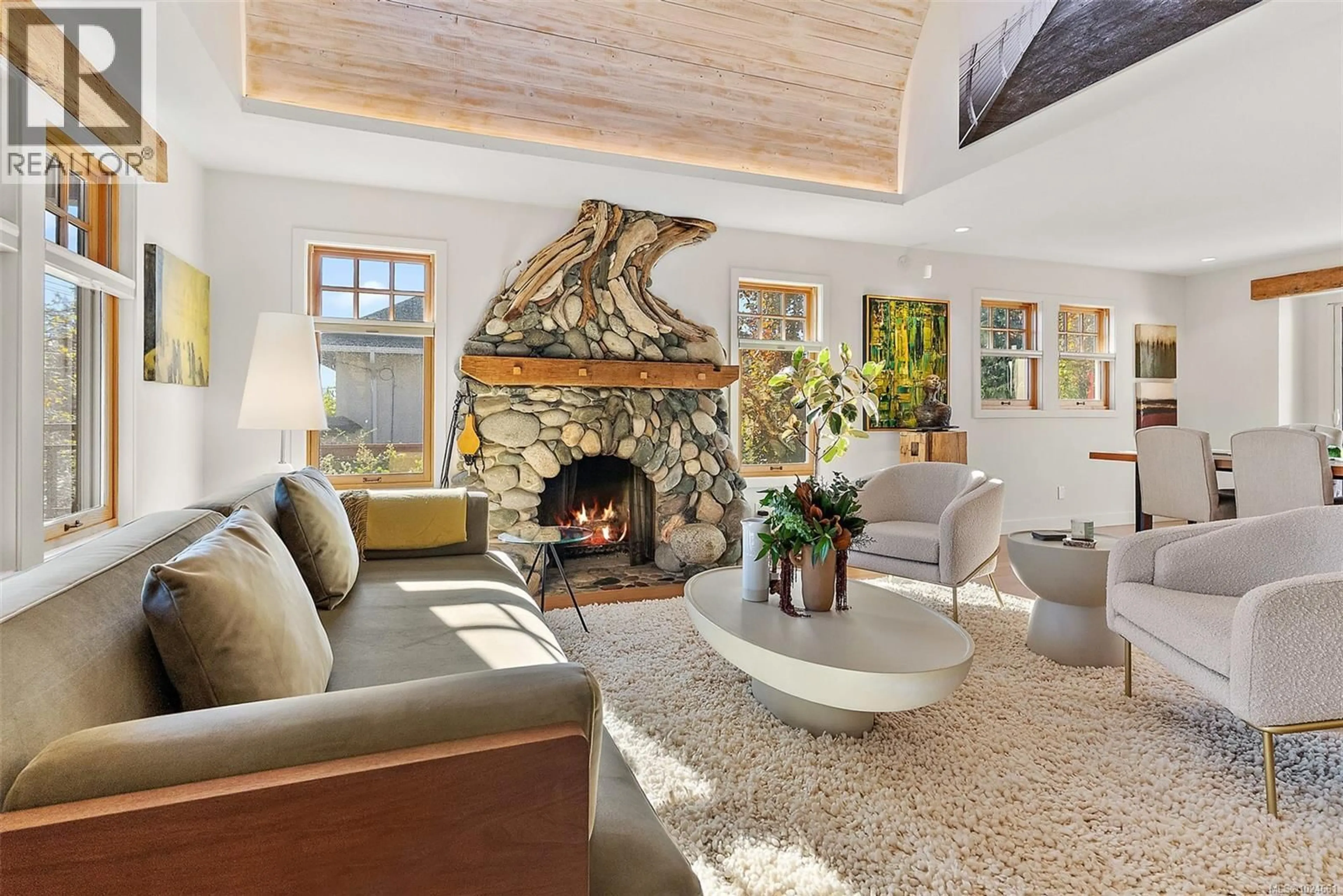 Living room with furniture, unknown for 614 MONTEREY AVENUE, Oak Bay British Columbia V8S4T9