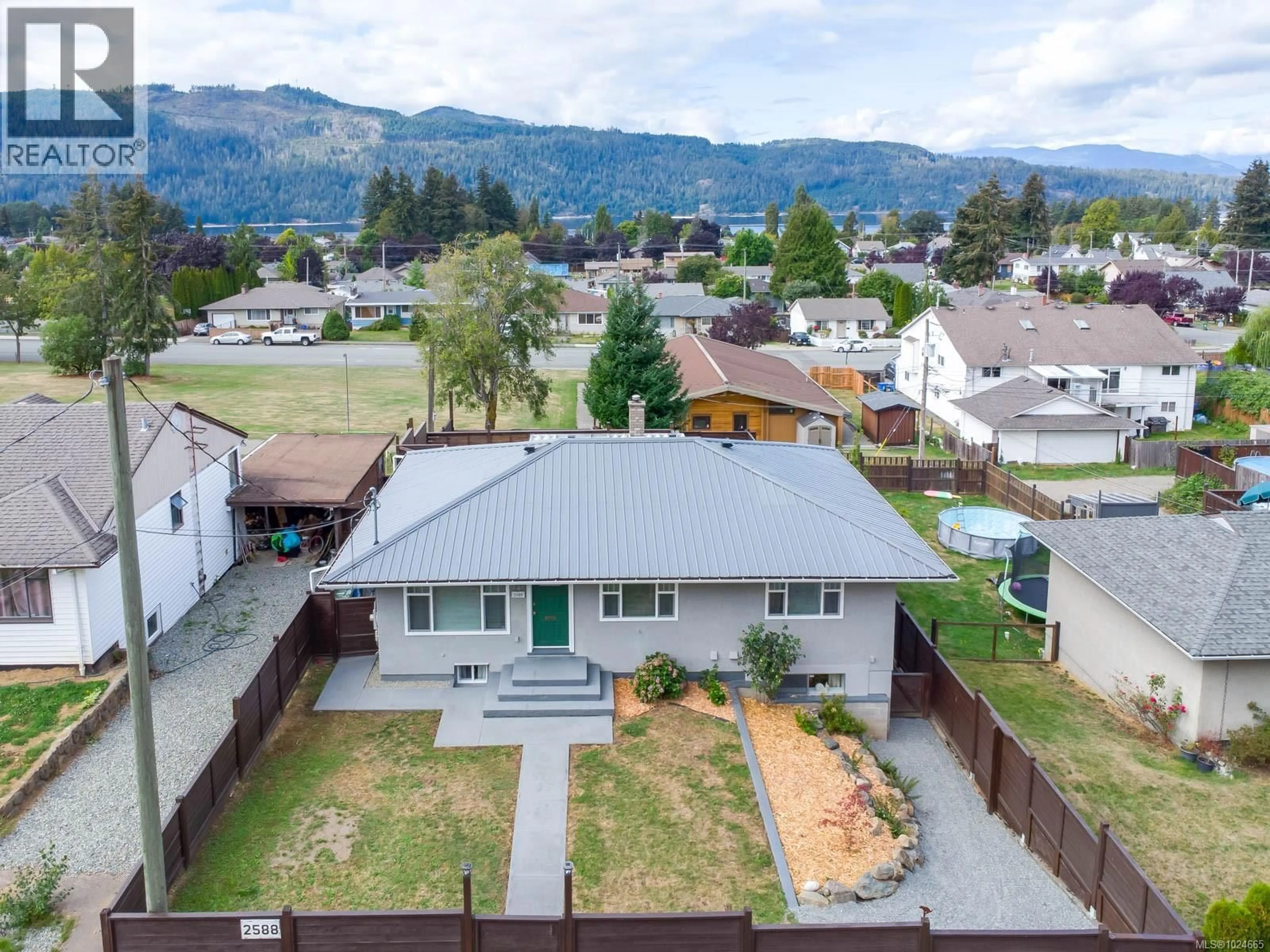 A pic from outside/outdoor area/front of a property/back of a property/a pic from drone, mountain view for 2588 11TH AVENUE, Port Alberni British Columbia V9Y2S1