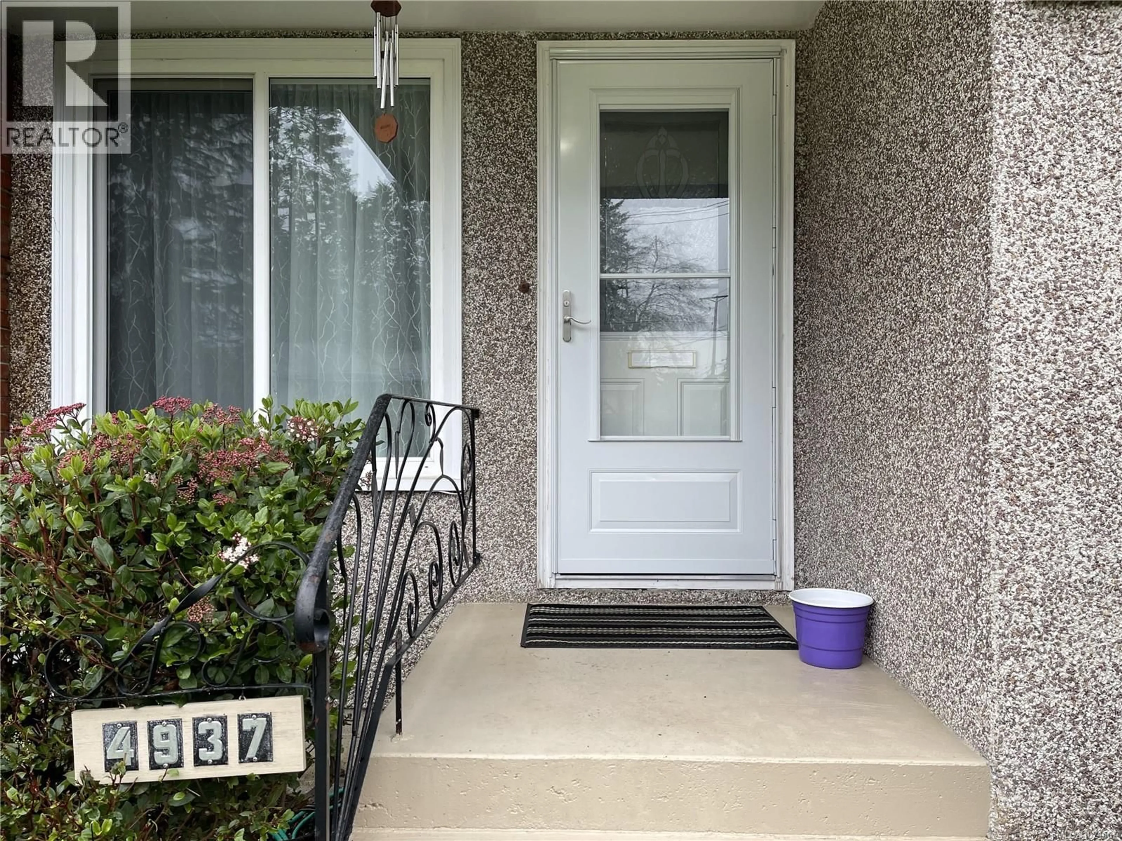 Indoor entryway for 4937 MORTON STREET, Port Alberni British Columbia V9Y3S8