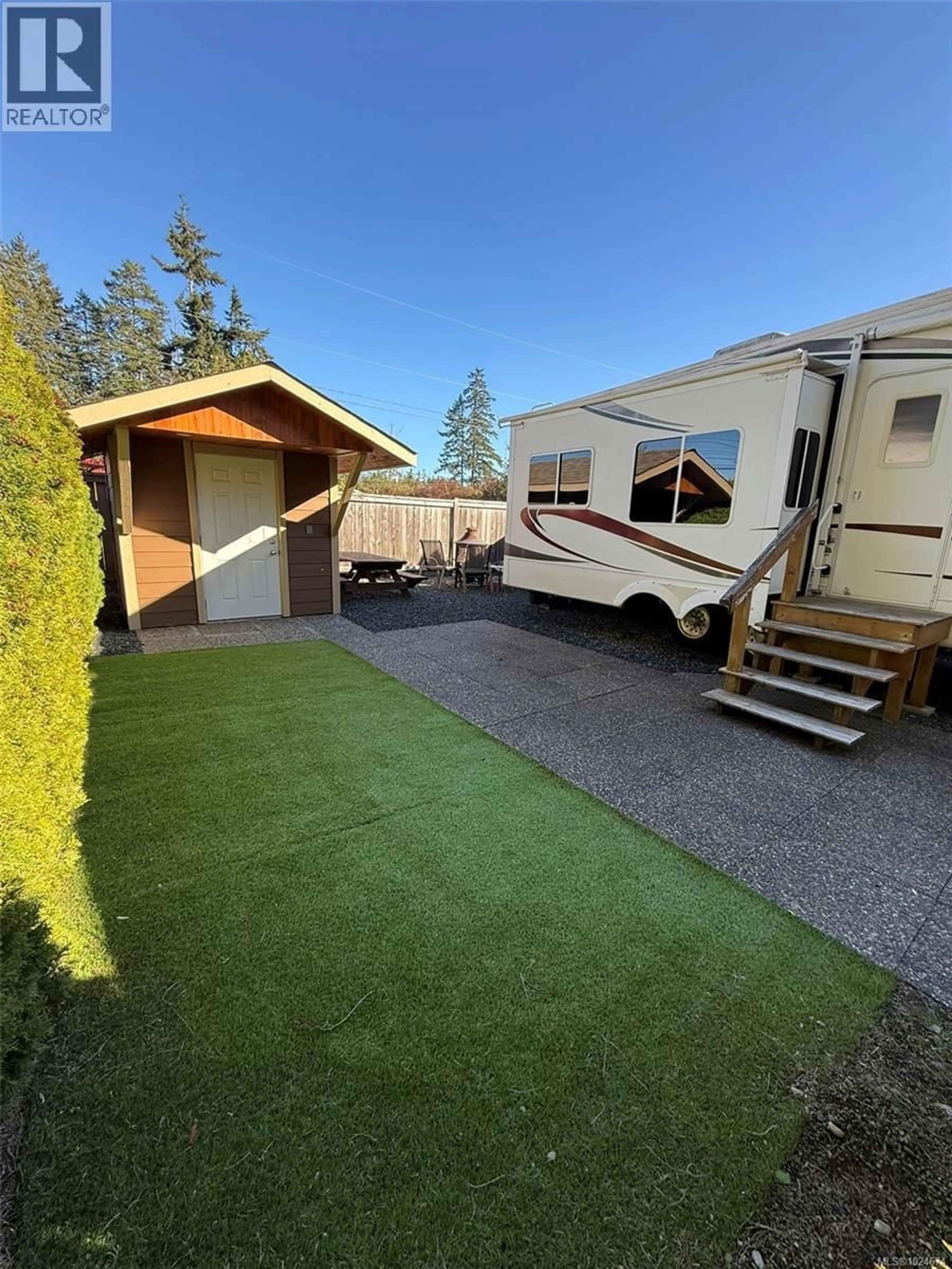 A pic from outside/outdoor area/front of a property/back of a property/a pic from drone, street for 44 - 6050 ISLAND HIGHWAY, Qualicum Beach British Columbia V9K2E1