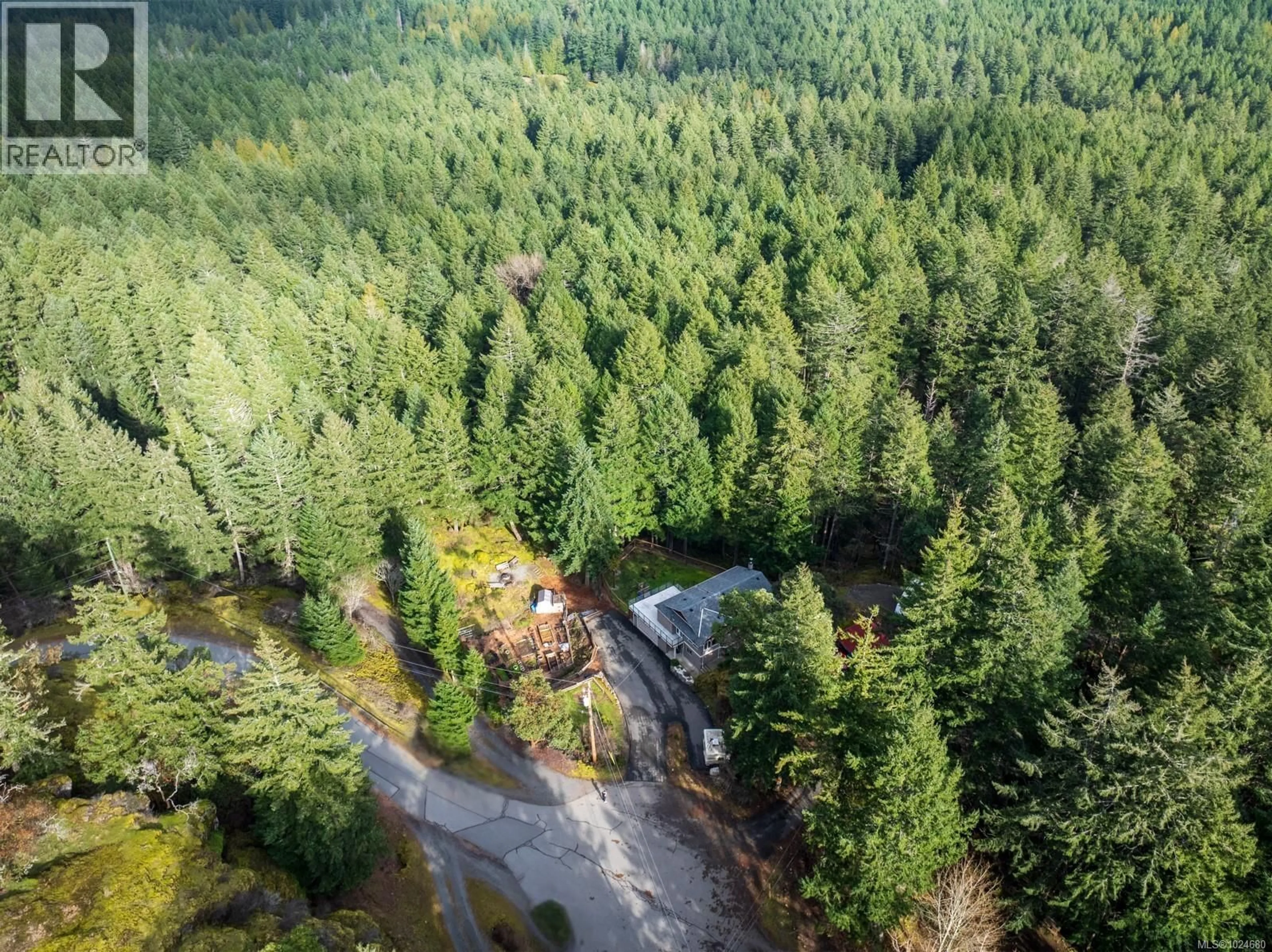 A pic from outside/outdoor area/front of a property/back of a property/a pic from drone, forest/trees view for 530 LONE TREE PLACE, Highlands British Columbia V9B6G9
