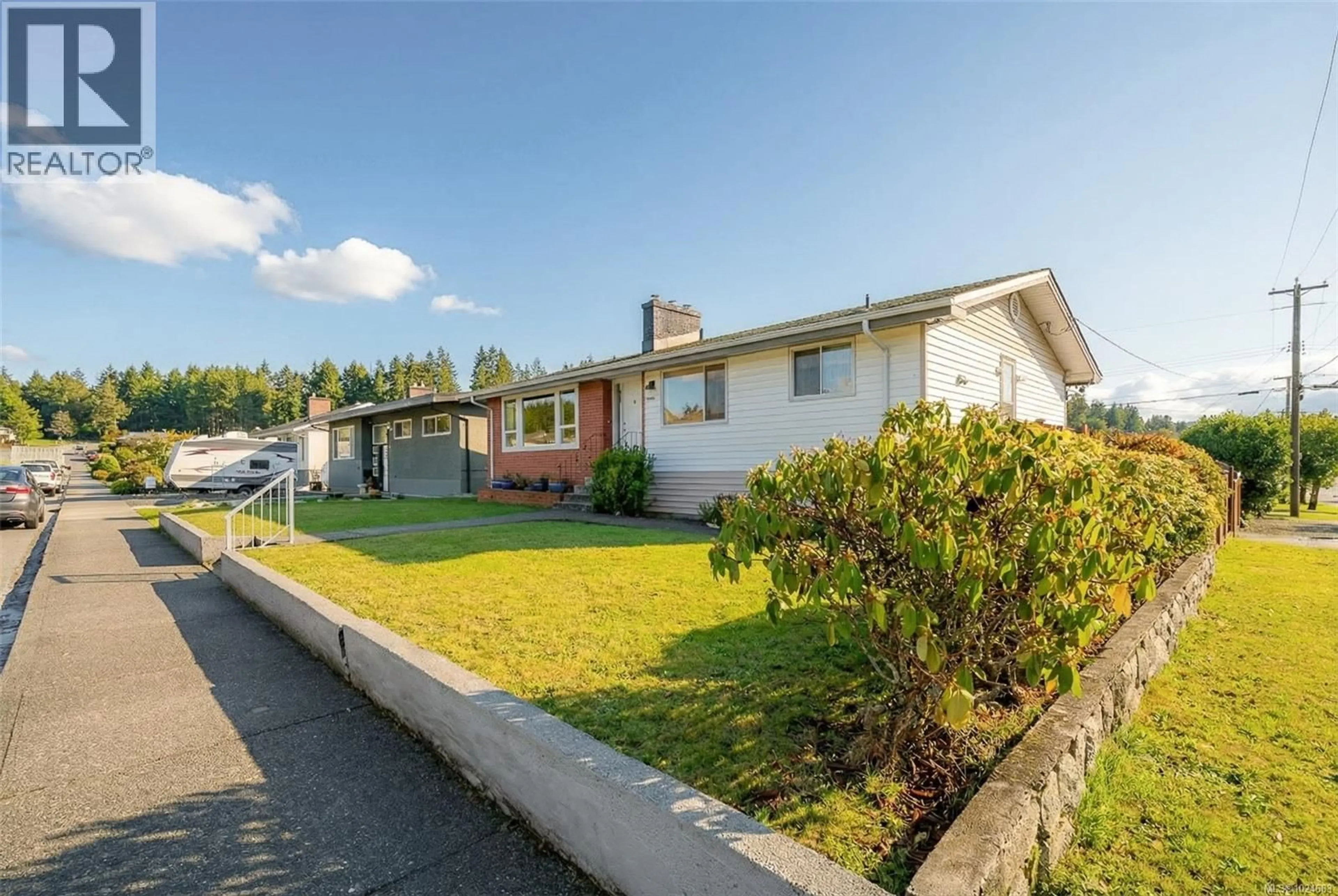 A pic from outside/outdoor area/front of a property/back of a property/a pic from drone, street for 3796 WATERHOUSE STREET, Port Alberni British Columbia V9Y3V9