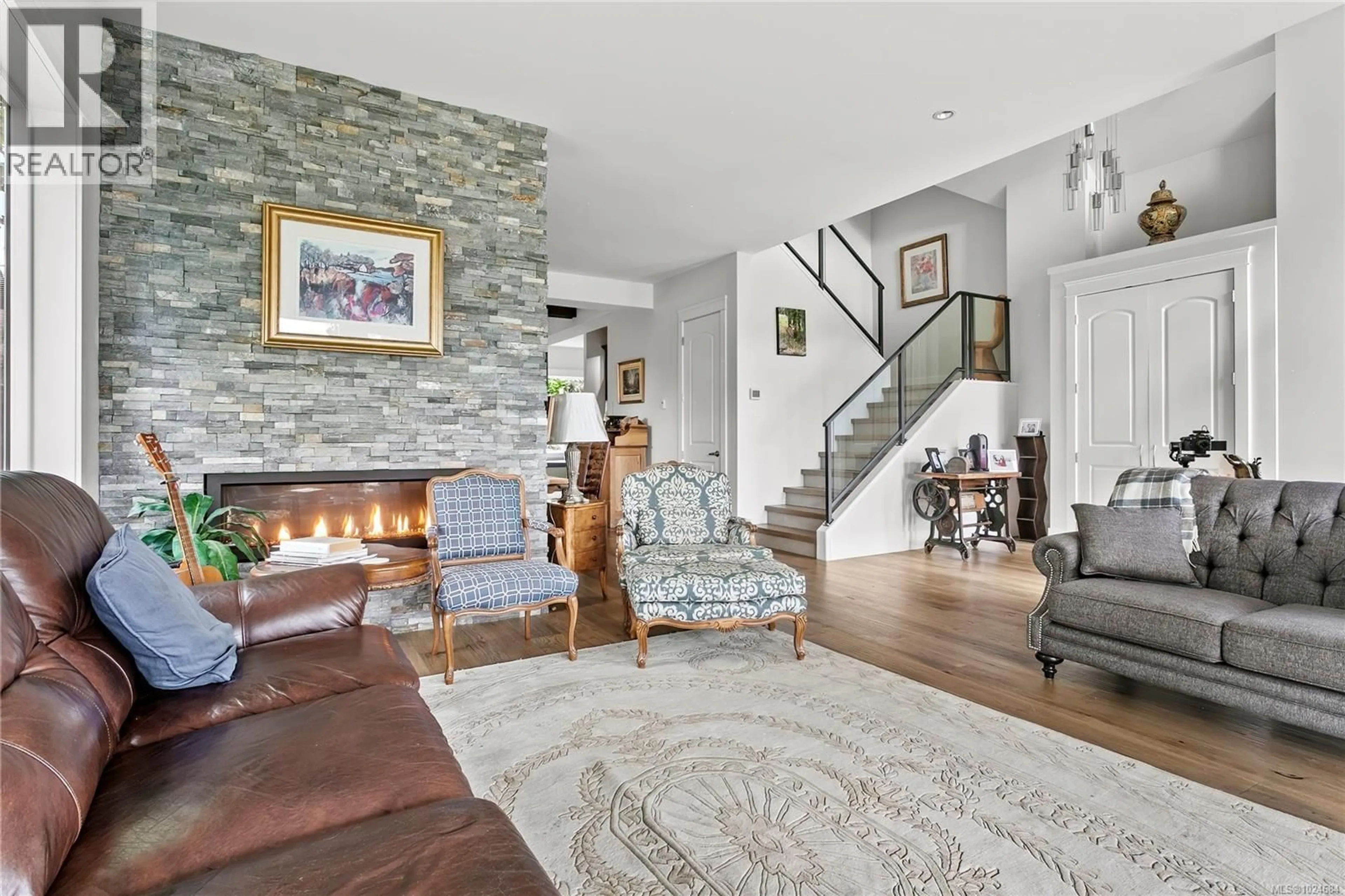 Living room with furniture, unknown for 1430 PAYTON PLACE, Saanich British Columbia V8X2B8