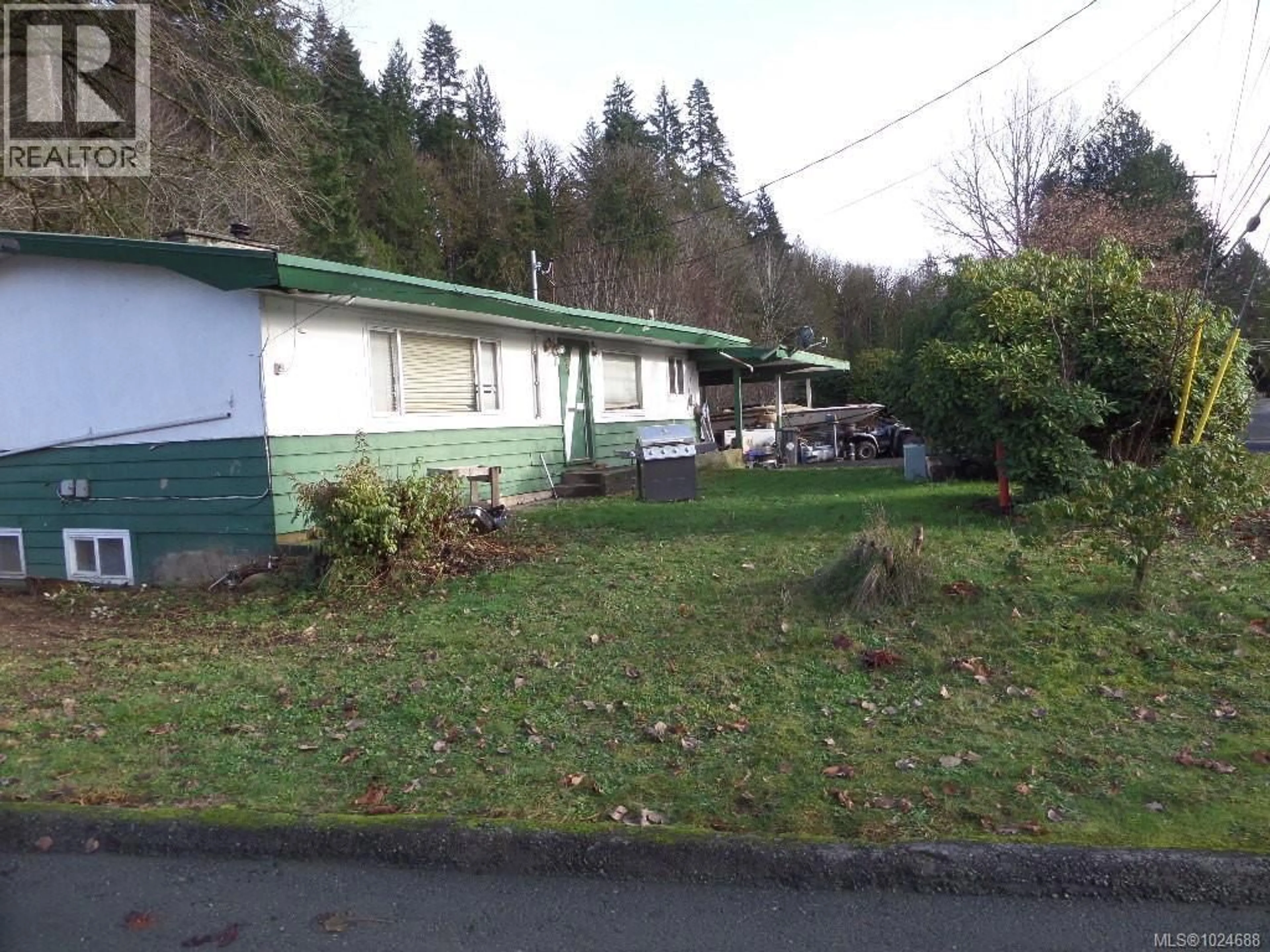 A pic from outside/outdoor area/front of a property/back of a property/a pic from drone, unknown for 6095 RIVER ROAD, Port Alberni British Columbia V9Y6Z8