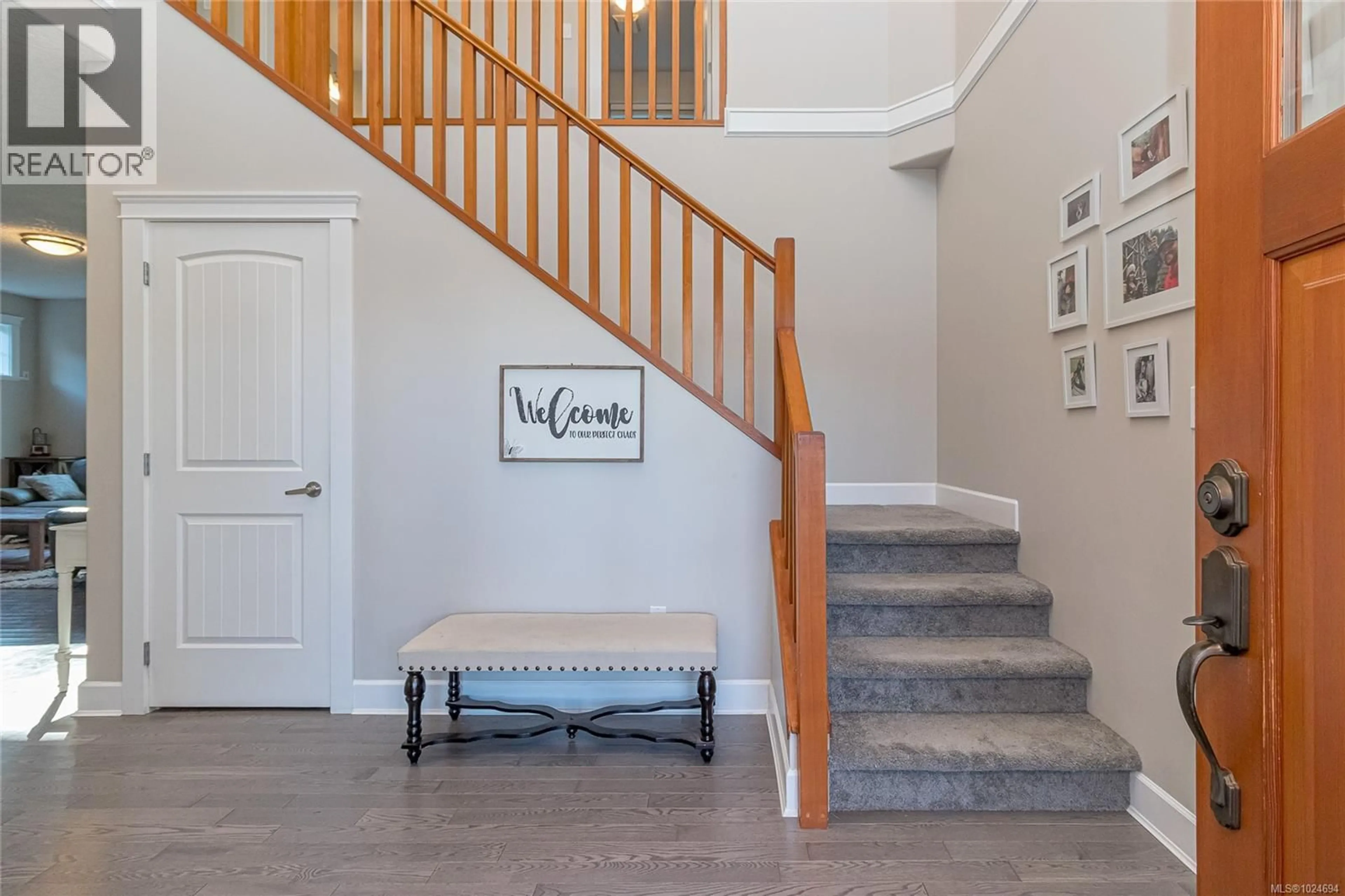 Indoor entryway for 898 BUCKTAIL ROAD, Mill Bay British Columbia V0R2P1