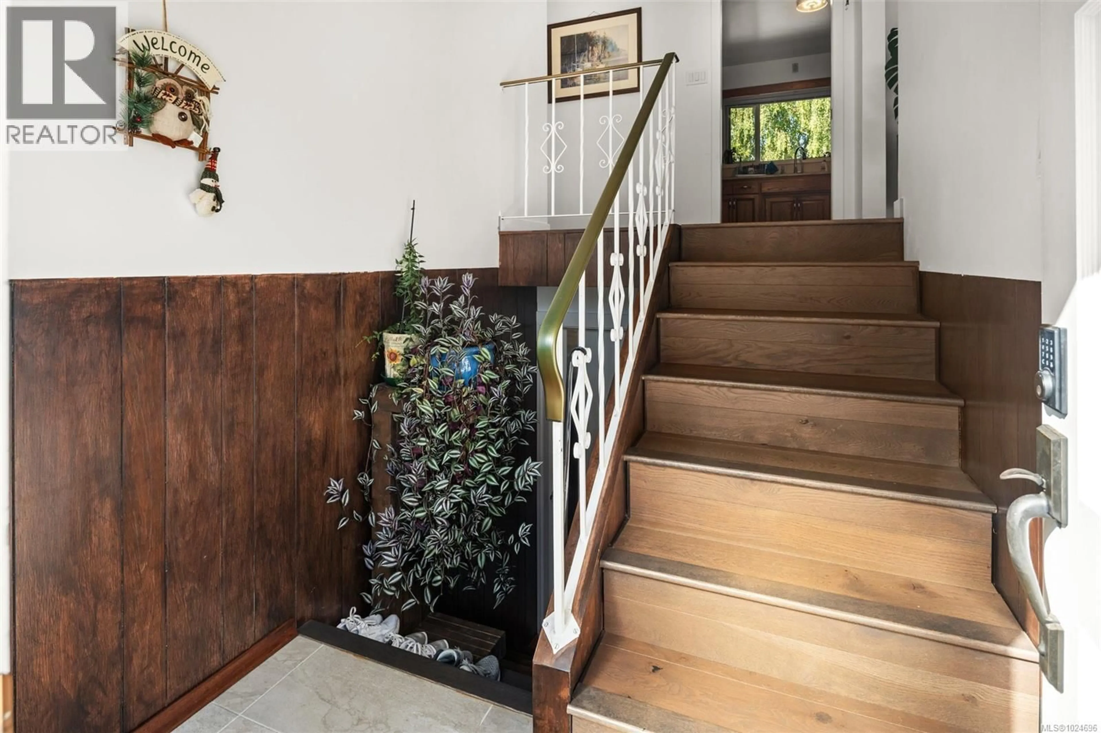 Unknown for 3940 OAKDALE PLACE, Saanich British Columbia V8N3B6