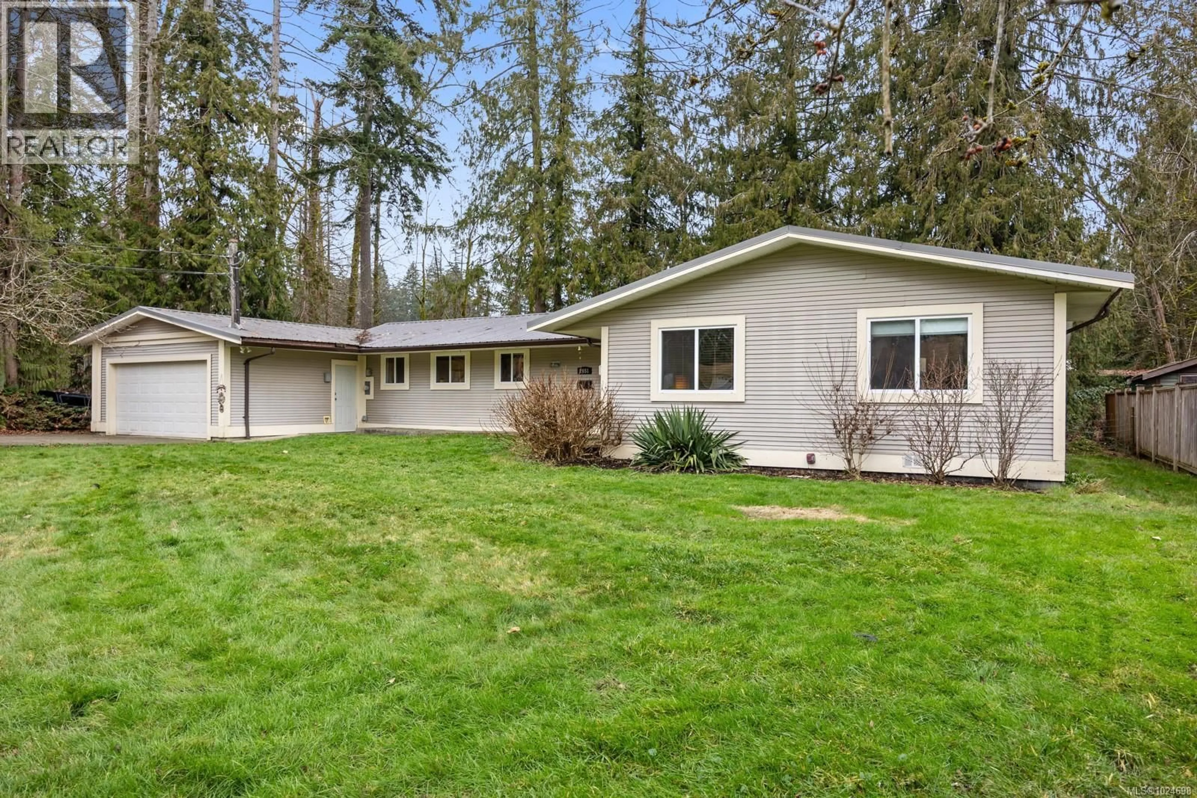 Home with vinyl exterior material, street for 2651 CRYSTAL DRIVE, Courtenay British Columbia V9N9K1