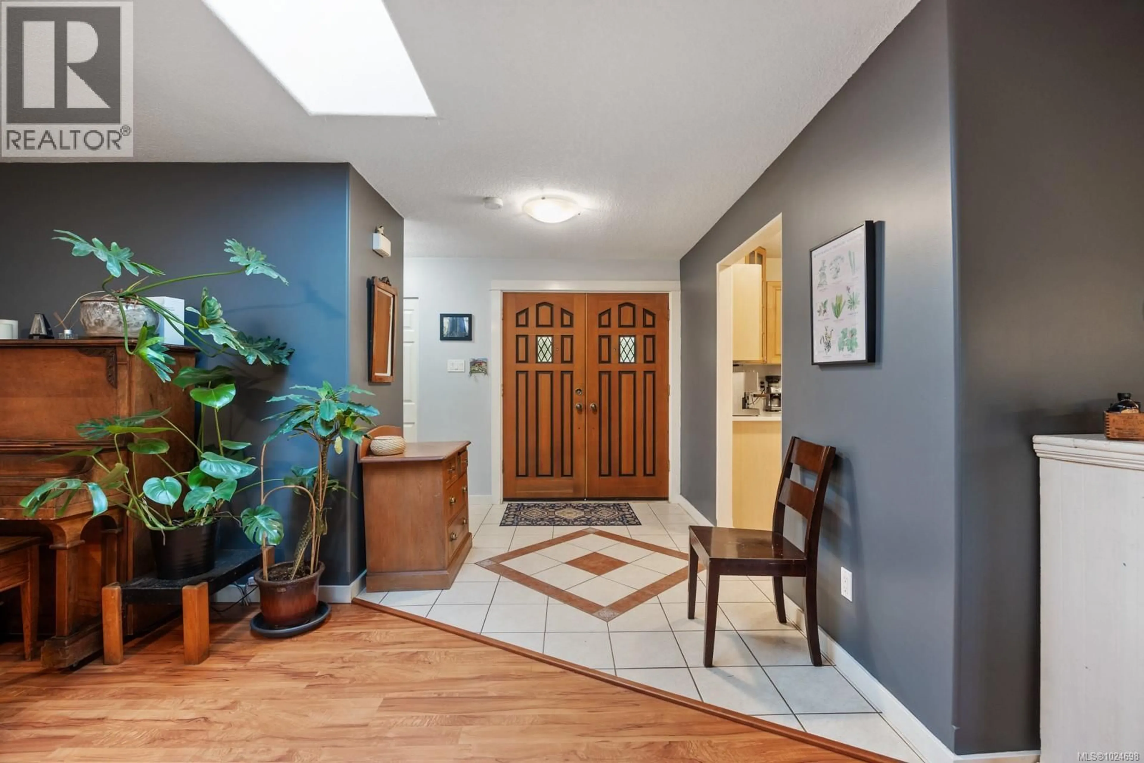 Indoor entryway for 2651 CRYSTAL DRIVE, Courtenay British Columbia V9N9K1