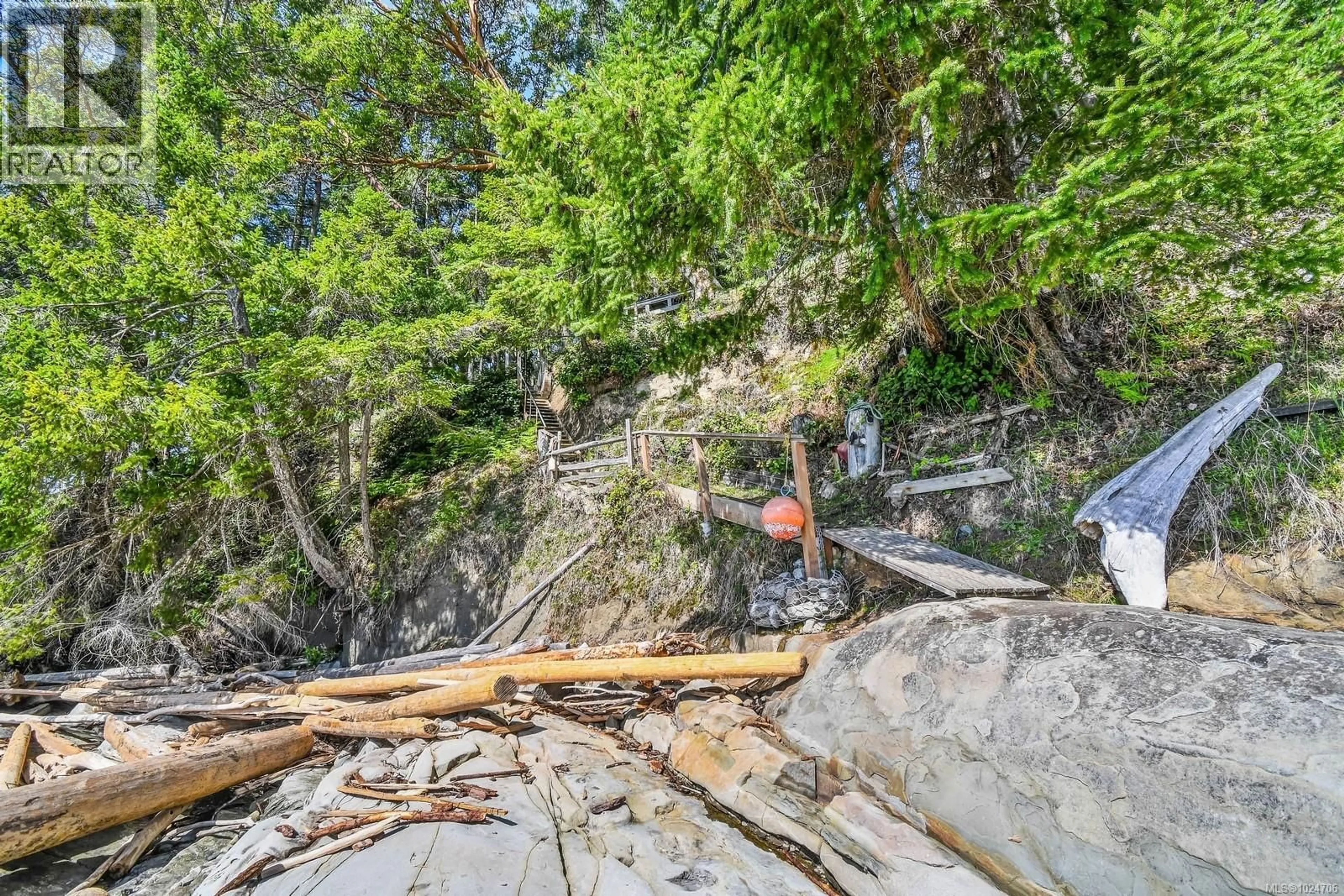 Stairs for 919 SALAL DRIVE, Mudge Island British Columbia A1A1A1