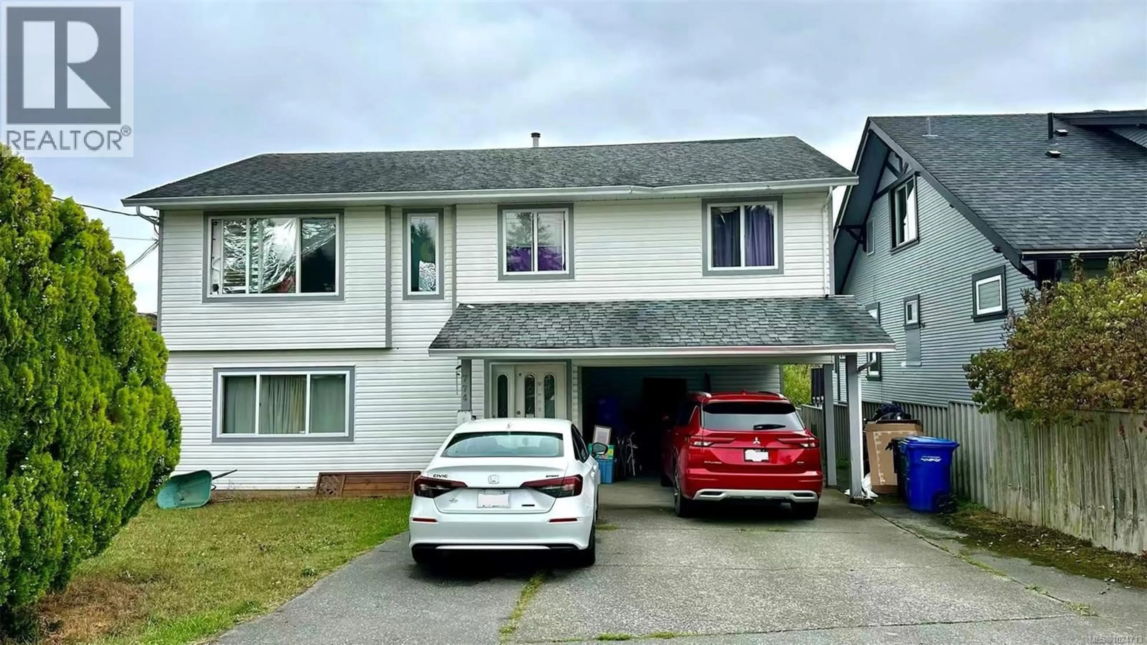 Home with vinyl exterior material, street for 774 RAILWAY AVENUE, Nanaimo British Columbia V9R4L2