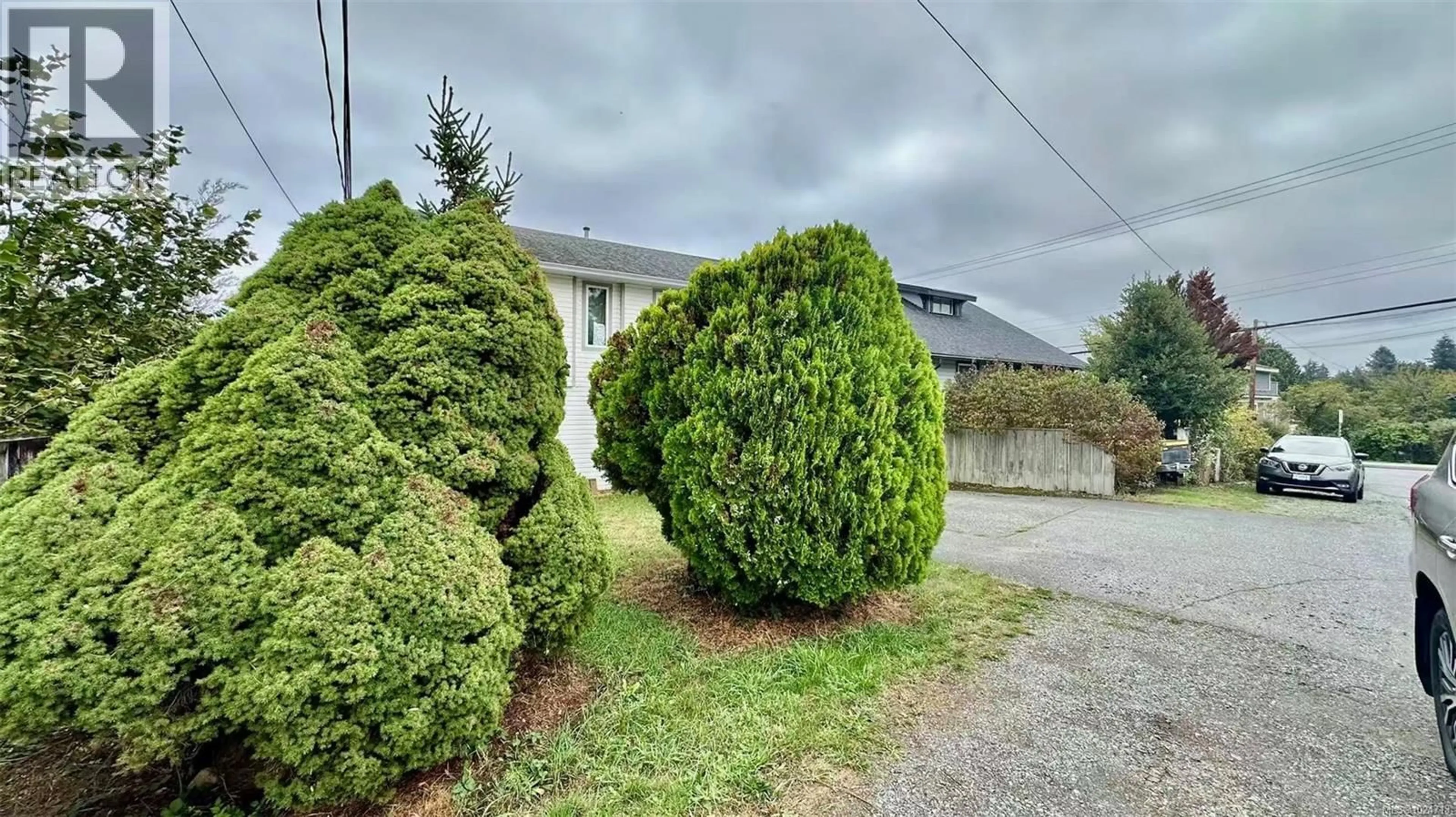 A pic from outside/outdoor area/front of a property/back of a property/a pic from drone, street for 774 RAILWAY AVENUE, Nanaimo British Columbia V9R4L2