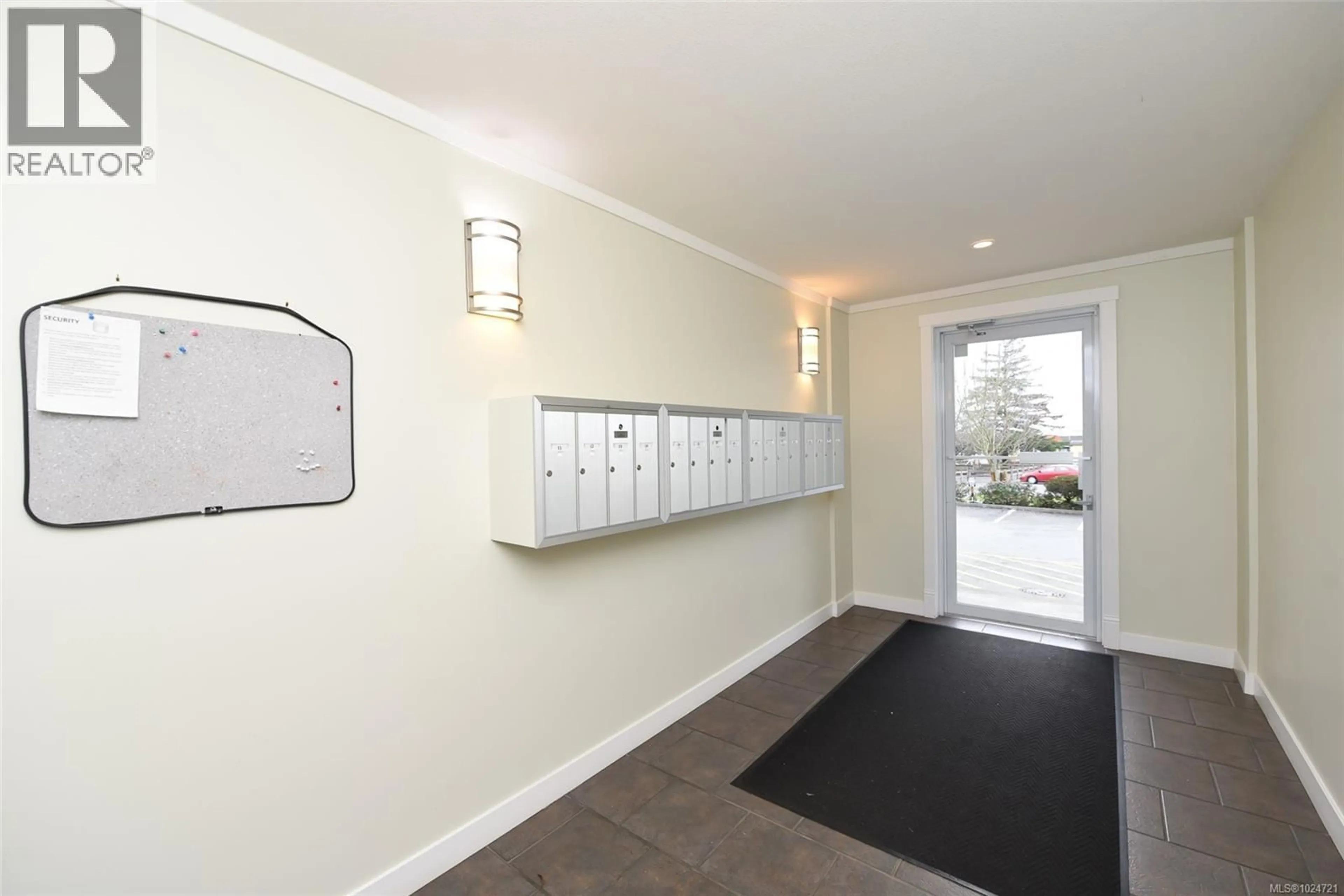 Indoor foyer for 22 - 115 20TH STREET, Courtenay British Columbia V9N8B1