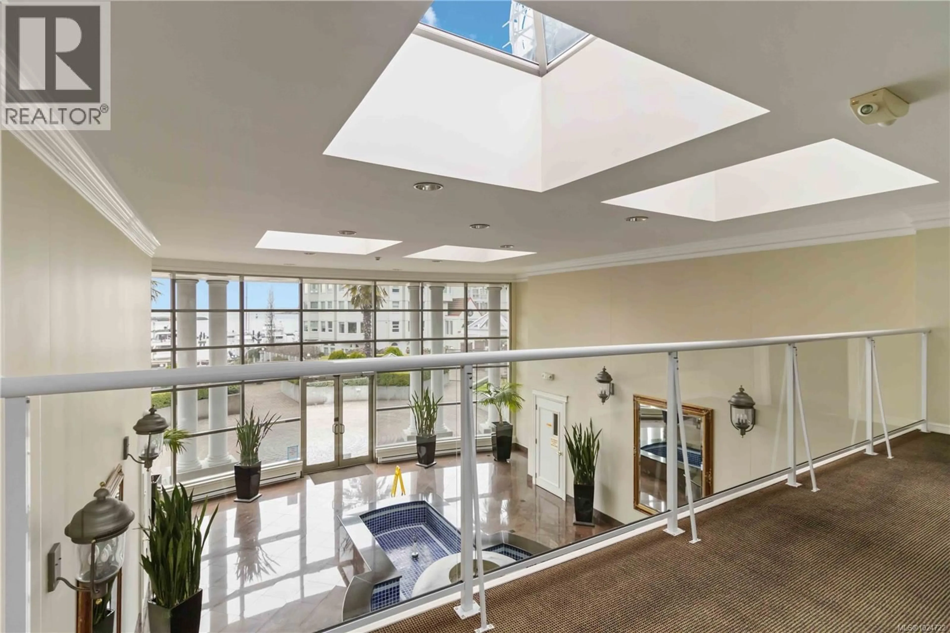 Indoor foyer for 203 - 165 KIMTA ROAD, Victoria British Columbia V9A7P1