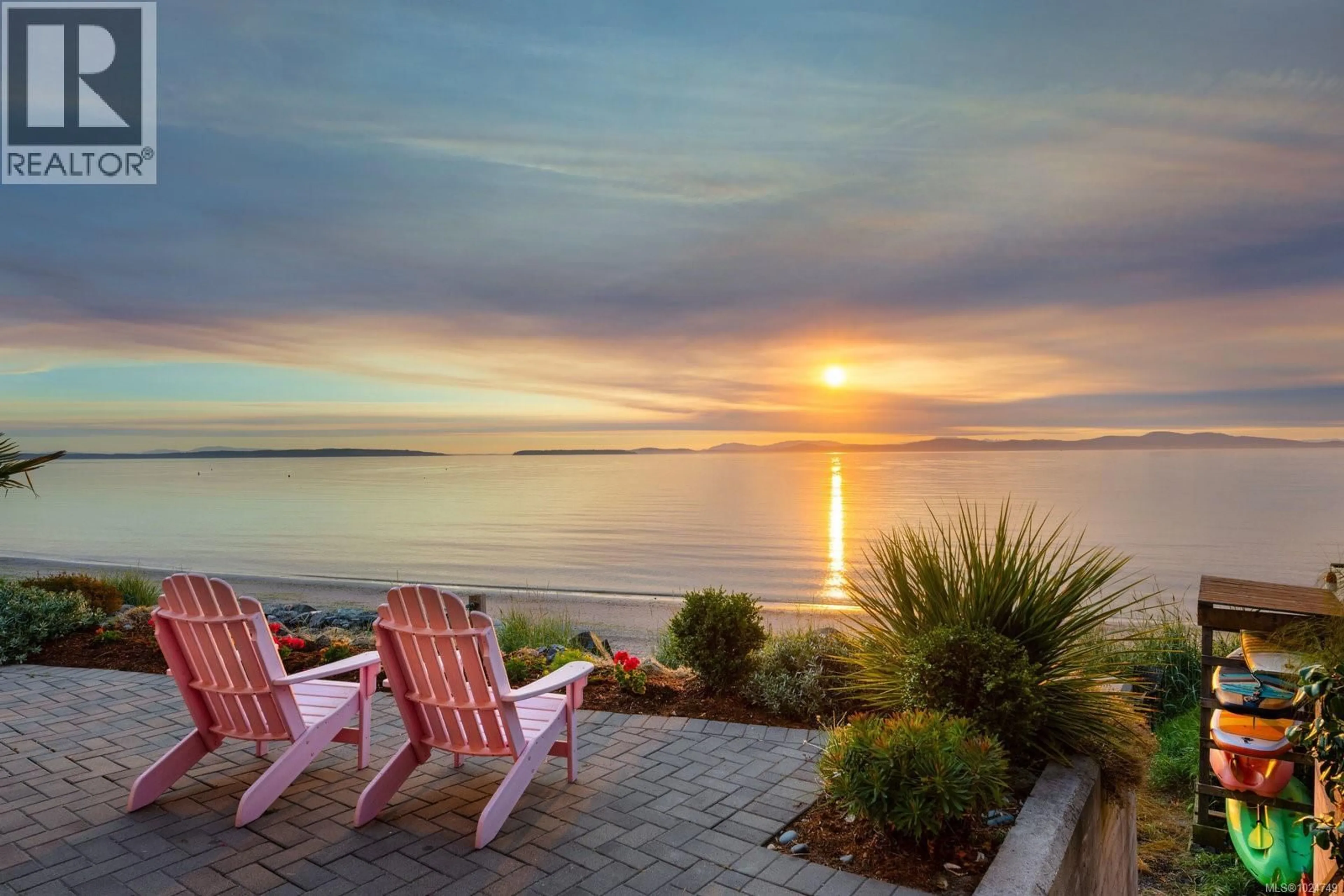 Patio, water/lake/river/ocean view for 5009 CORDOVA BAY ROAD, Saanich British Columbia V8Y2K1