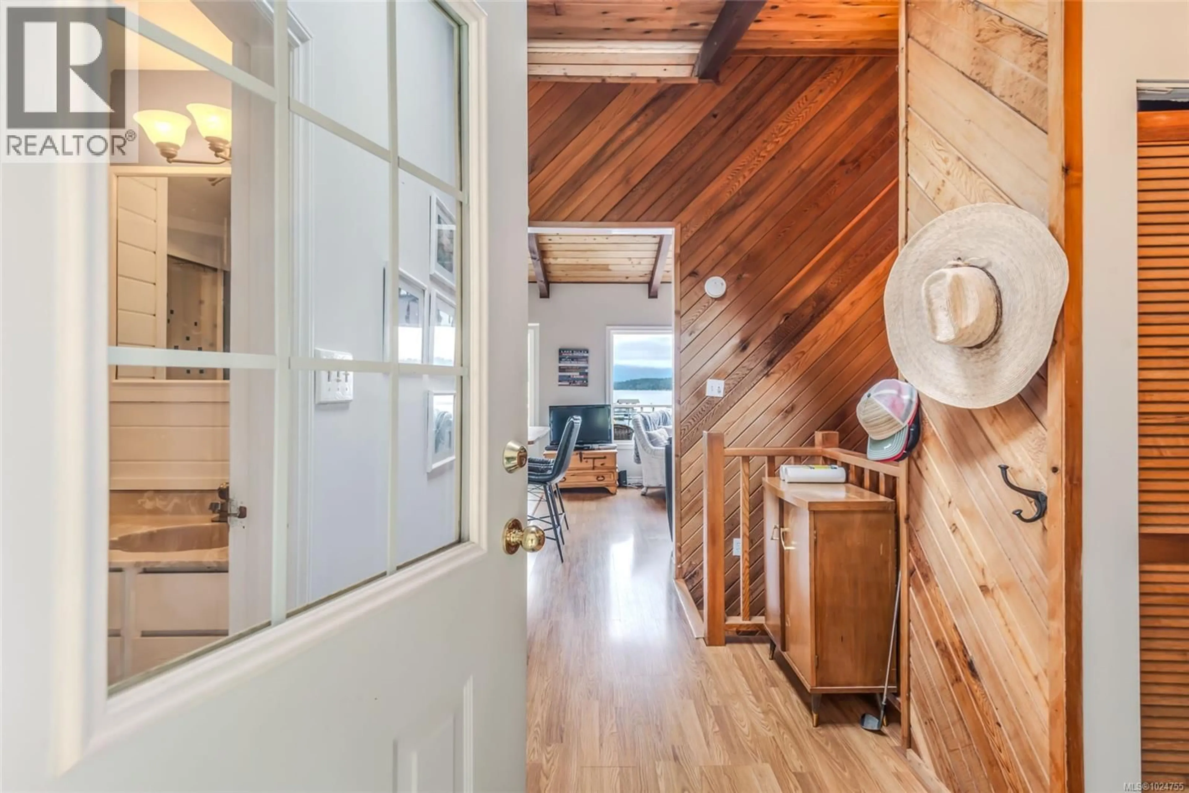 Indoor entryway for 10135 KLITSA DRIVE, Port Alberni British Columbia V9Y9A7